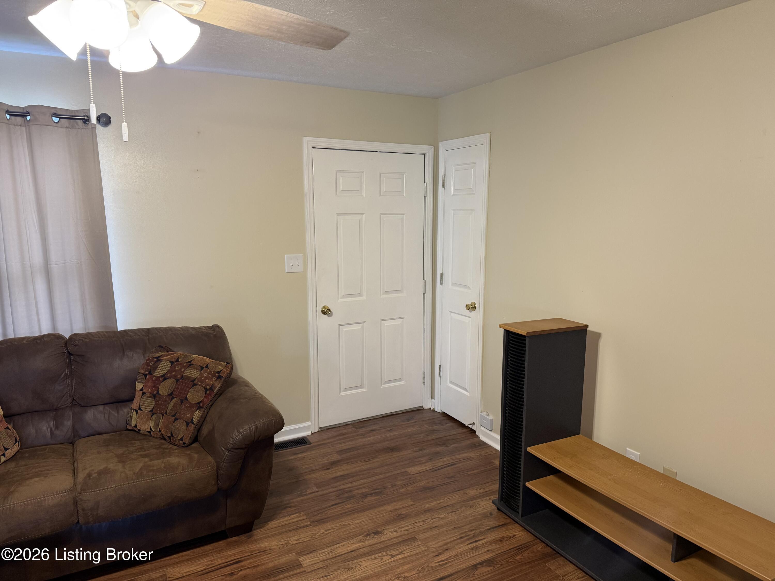 119 Willoughby St Property Photo 10