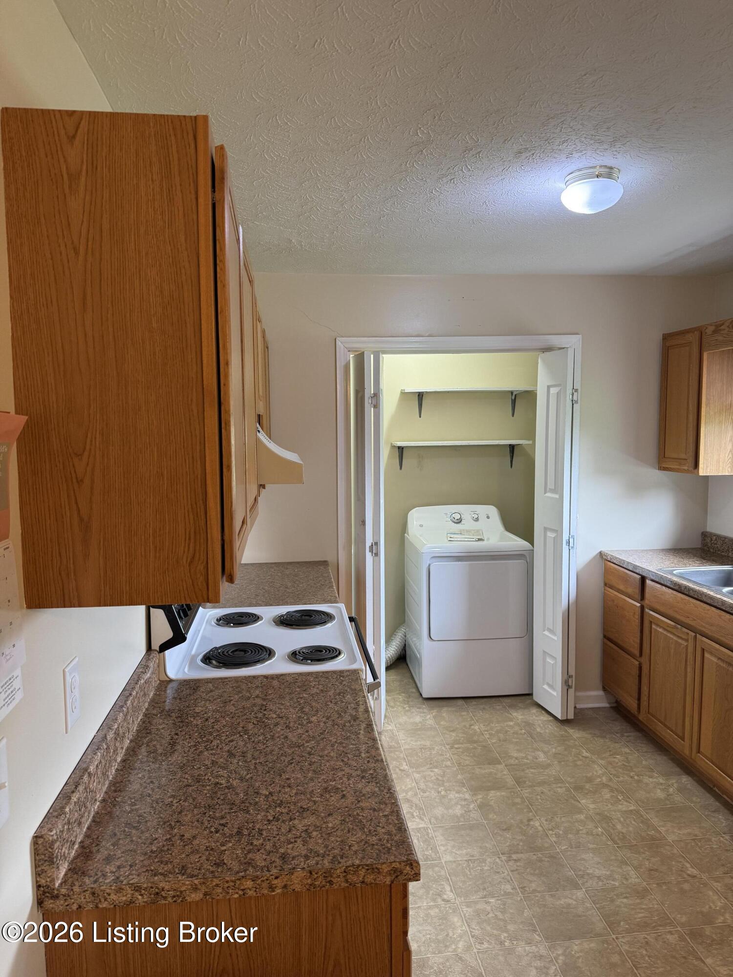 119 Willoughby St Property Photo 13