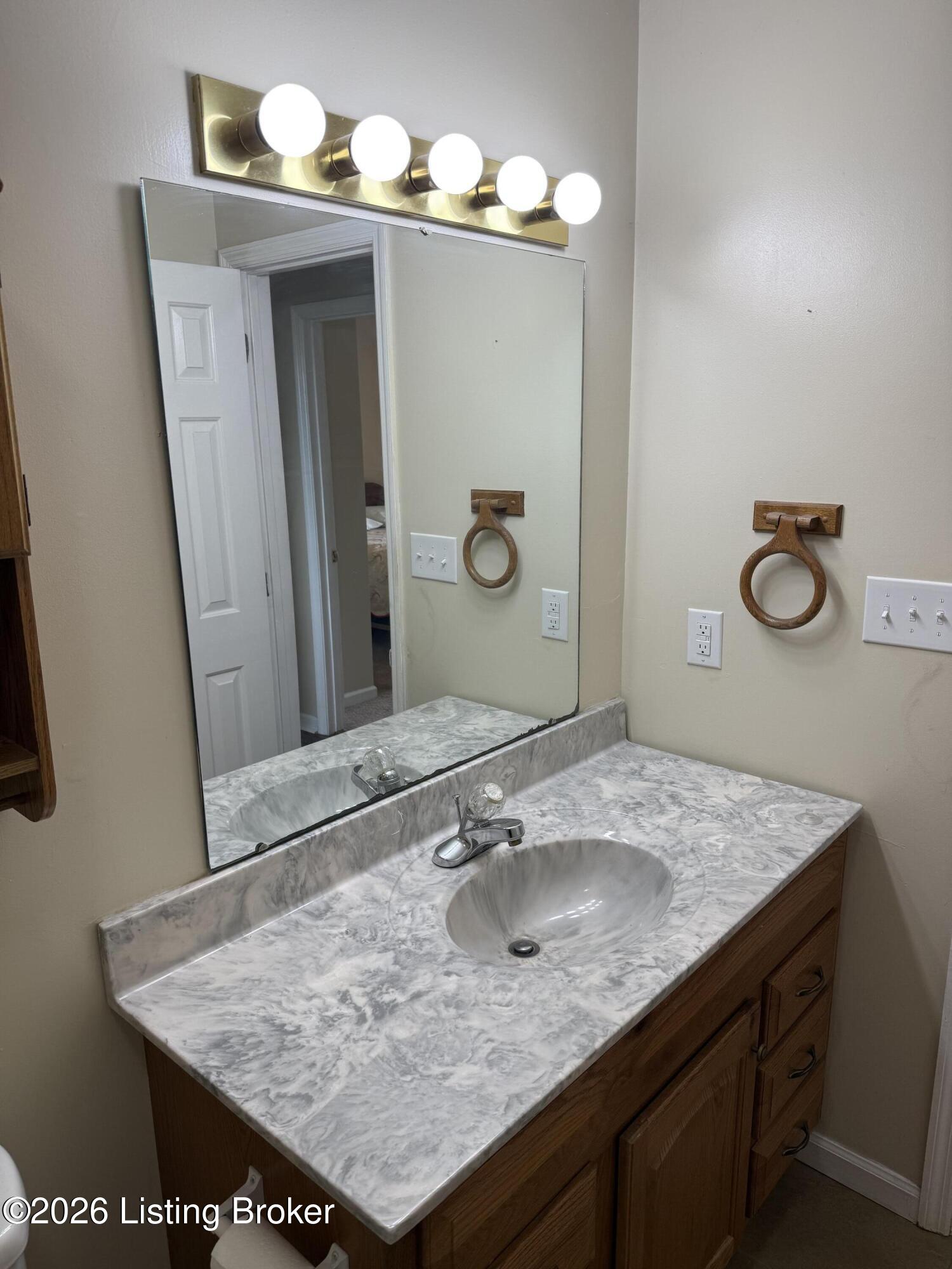 119 Willoughby St Property Photo 32
