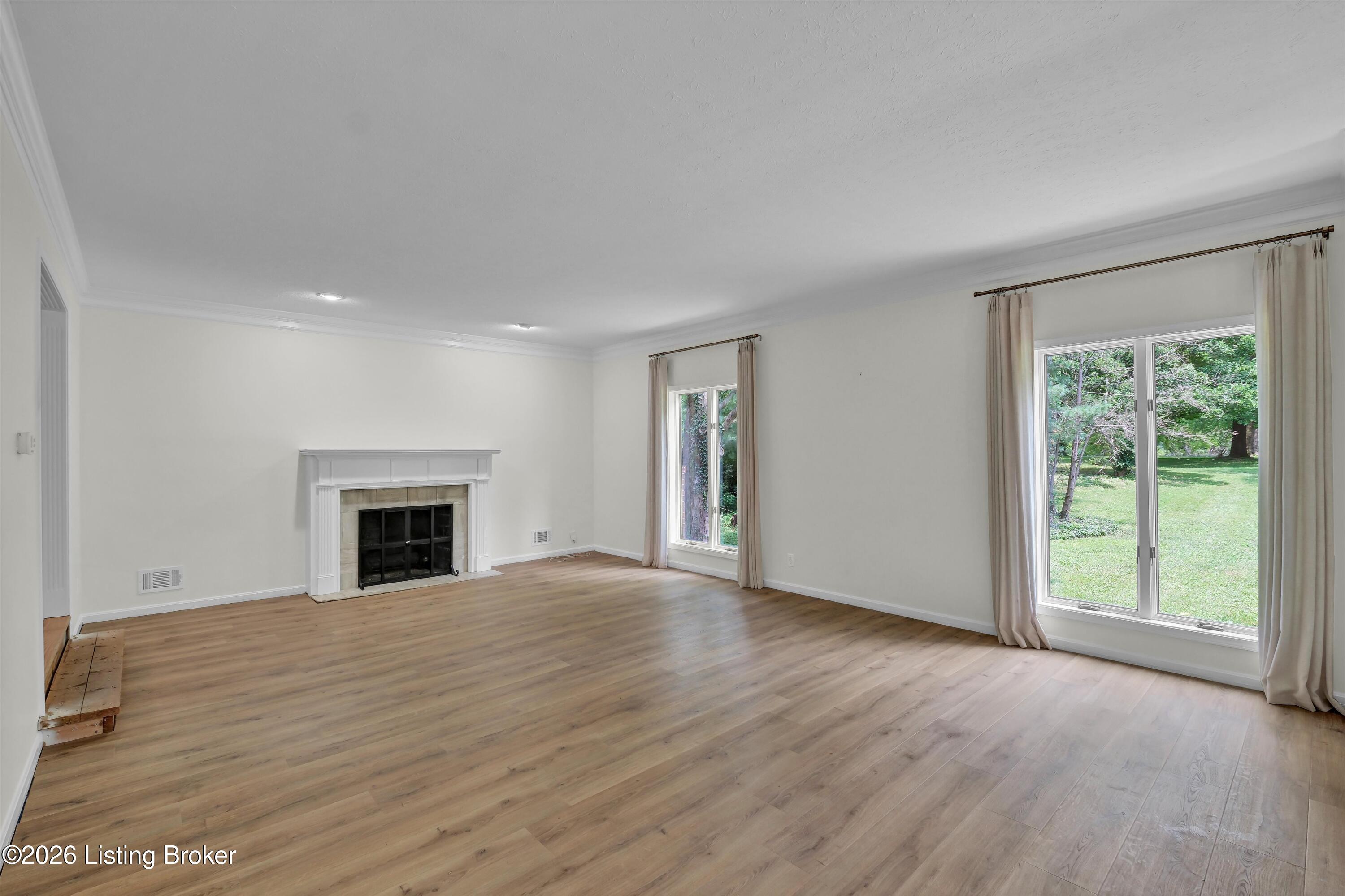 3822 Carriage Hill Dr Property Photo 5