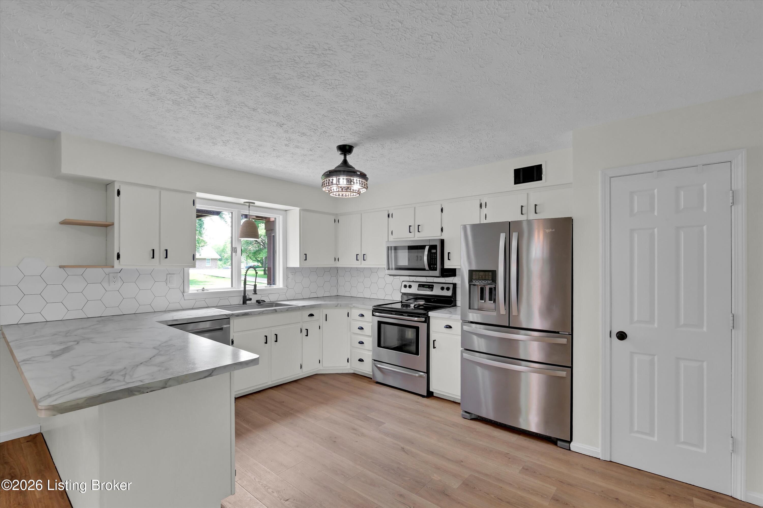 3822 Carriage Hill Dr Property Photo 11