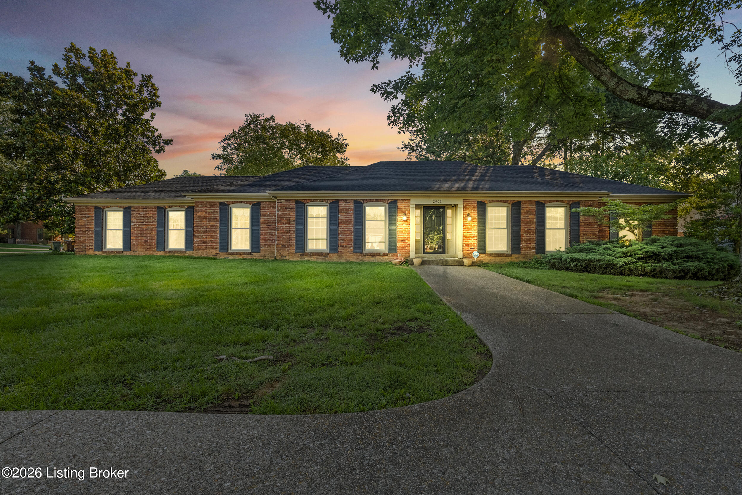 2409 Chattesworth Ln Property Photo 1