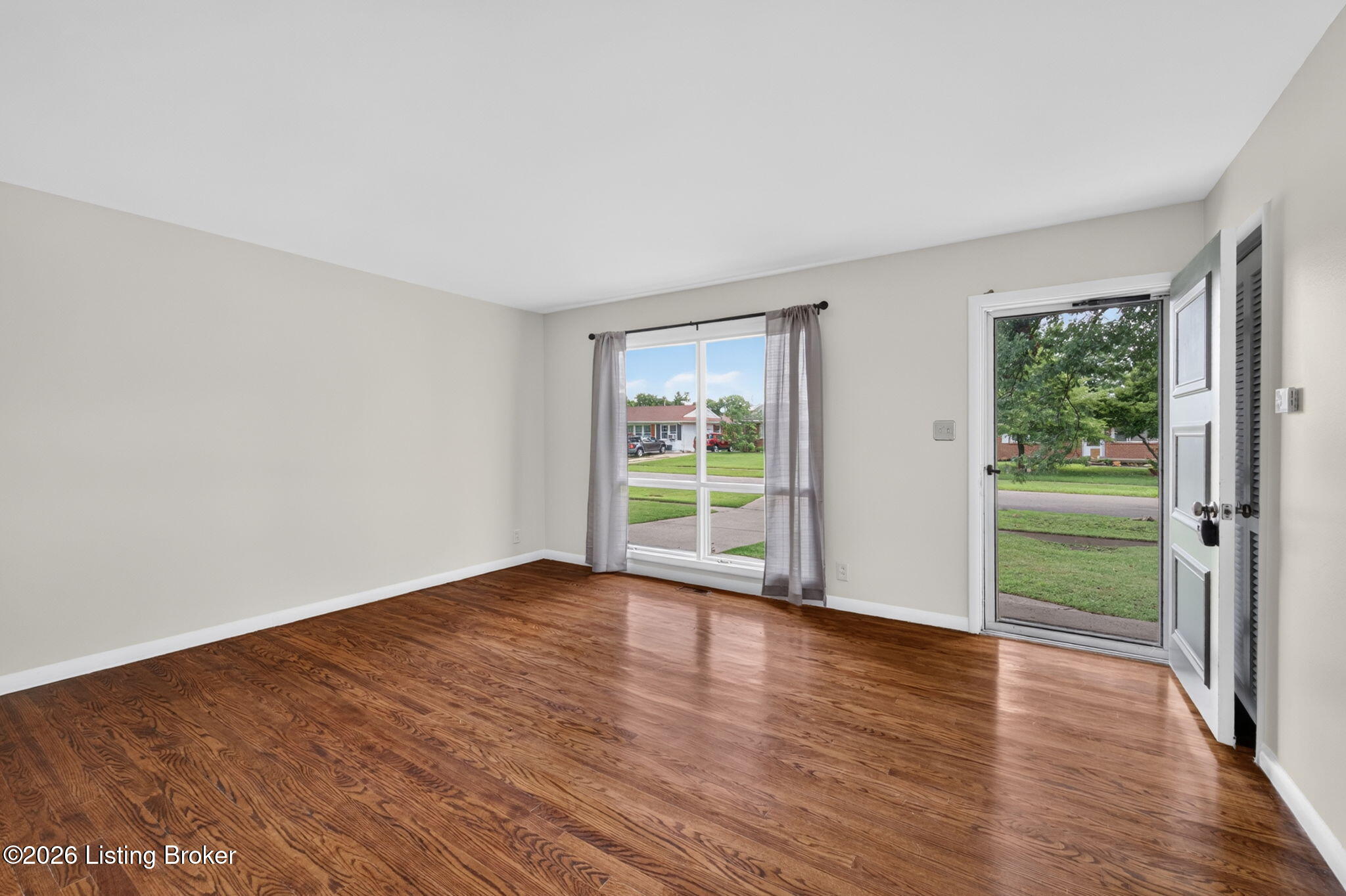 3762 Glenmeade Rd Property Photo 4