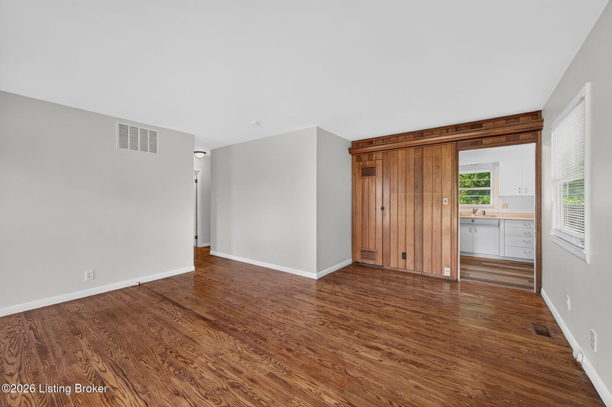 3762 Glenmeade Rd Property Photo 6