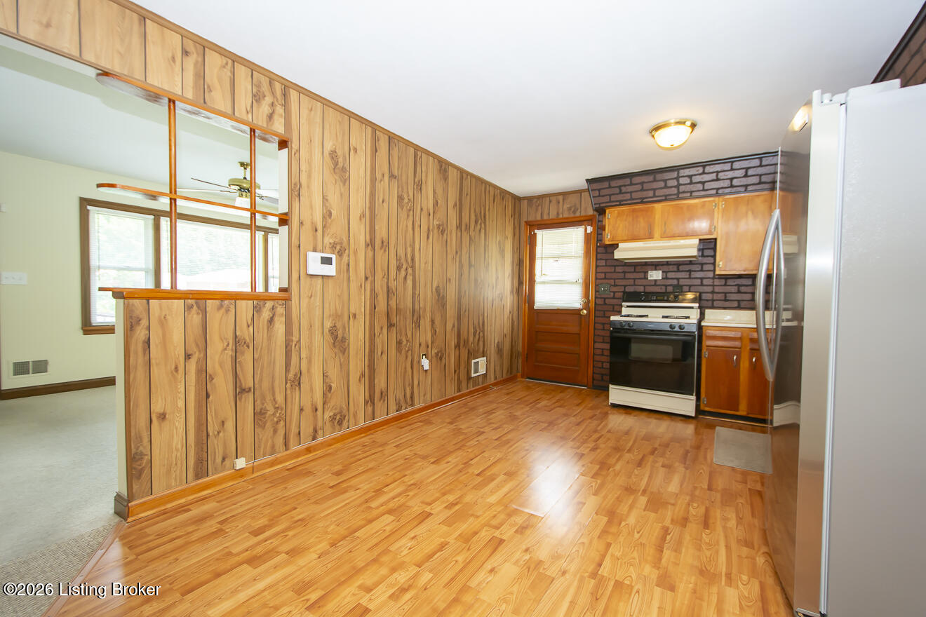 8606 Denise Dr Property Photo 3