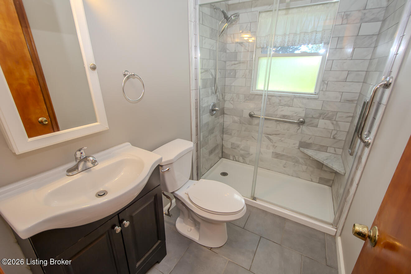 8606 Denise Dr Property Photo 4