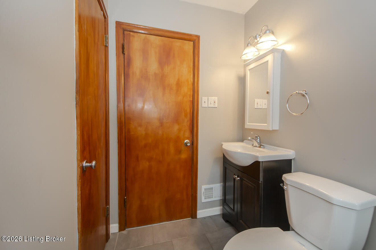 8606 Denise Dr Property Photo 31