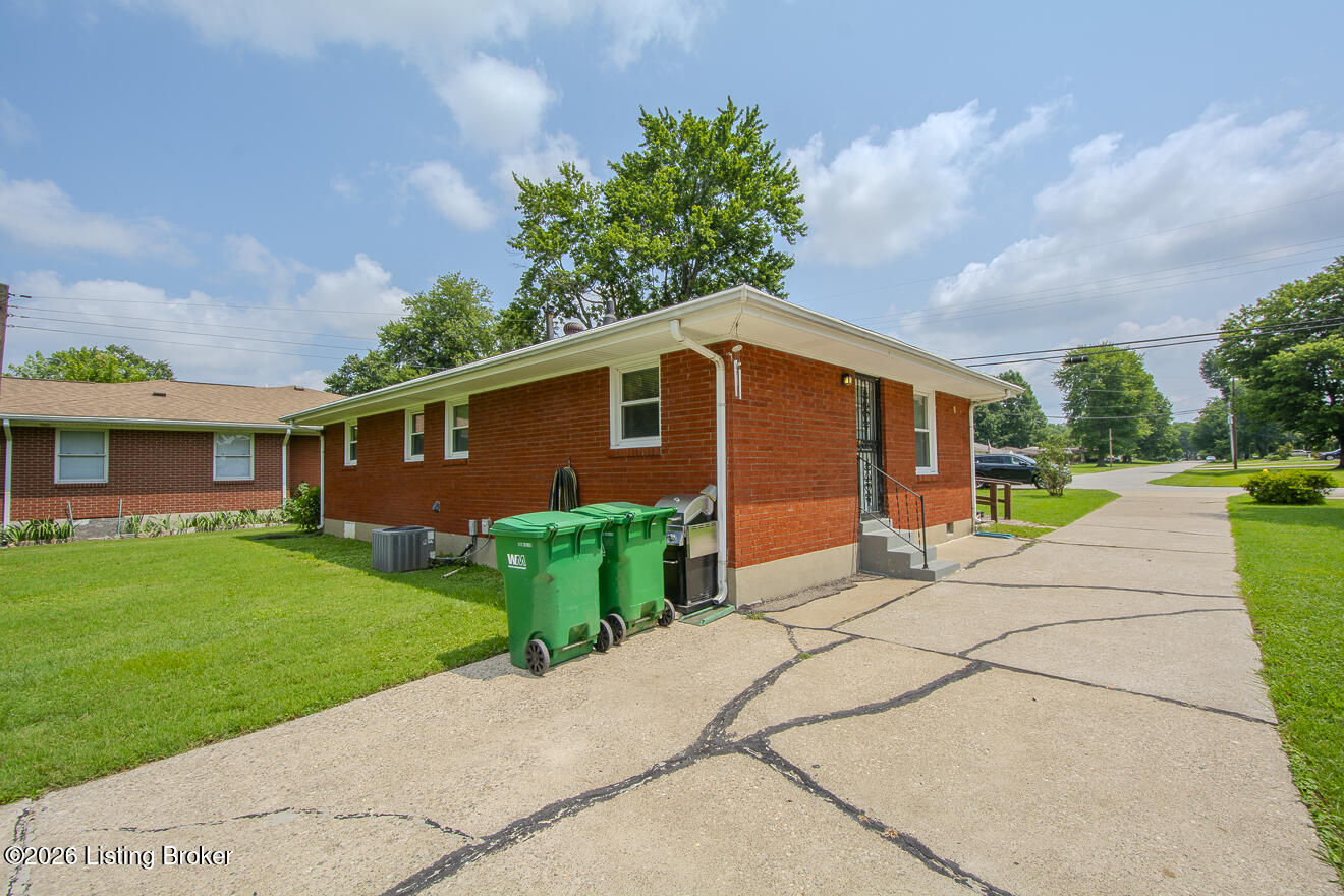 8606 Denise Dr Property Photo 40