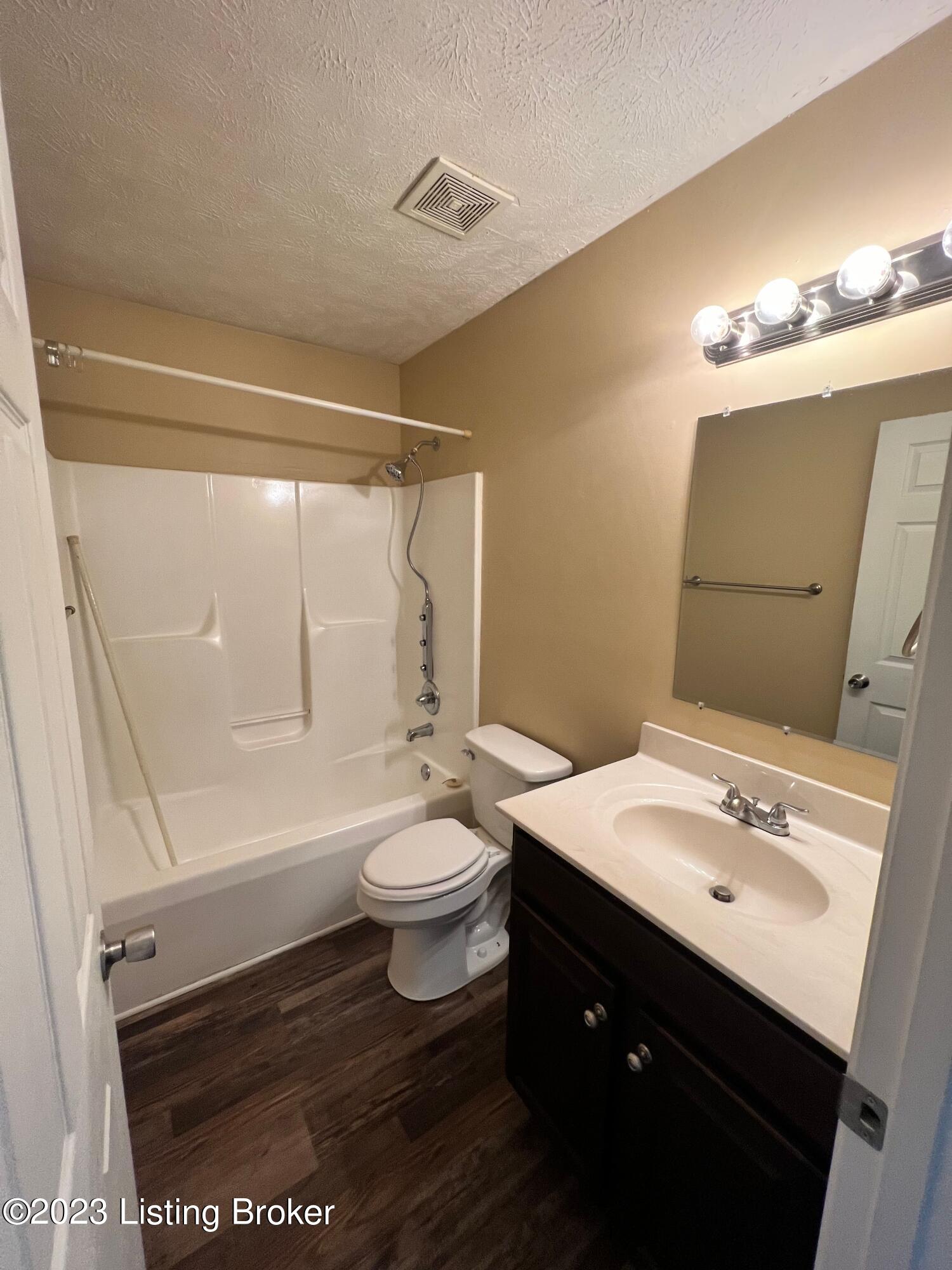 5802 Lake Erie Dr Property Photo 10