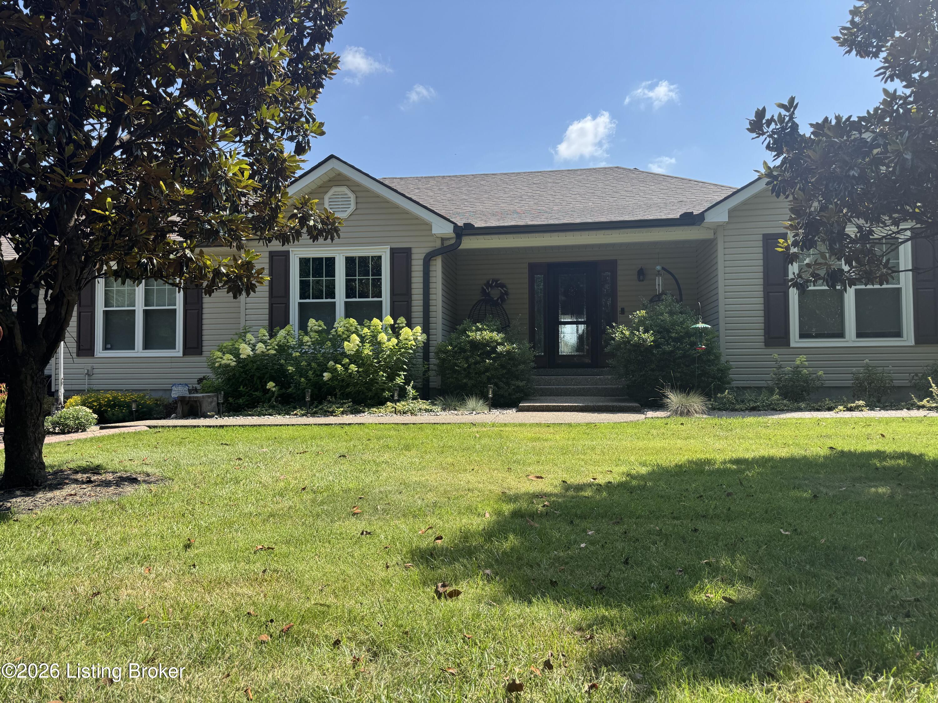 1308 Chapeze Ln Property Photo 2