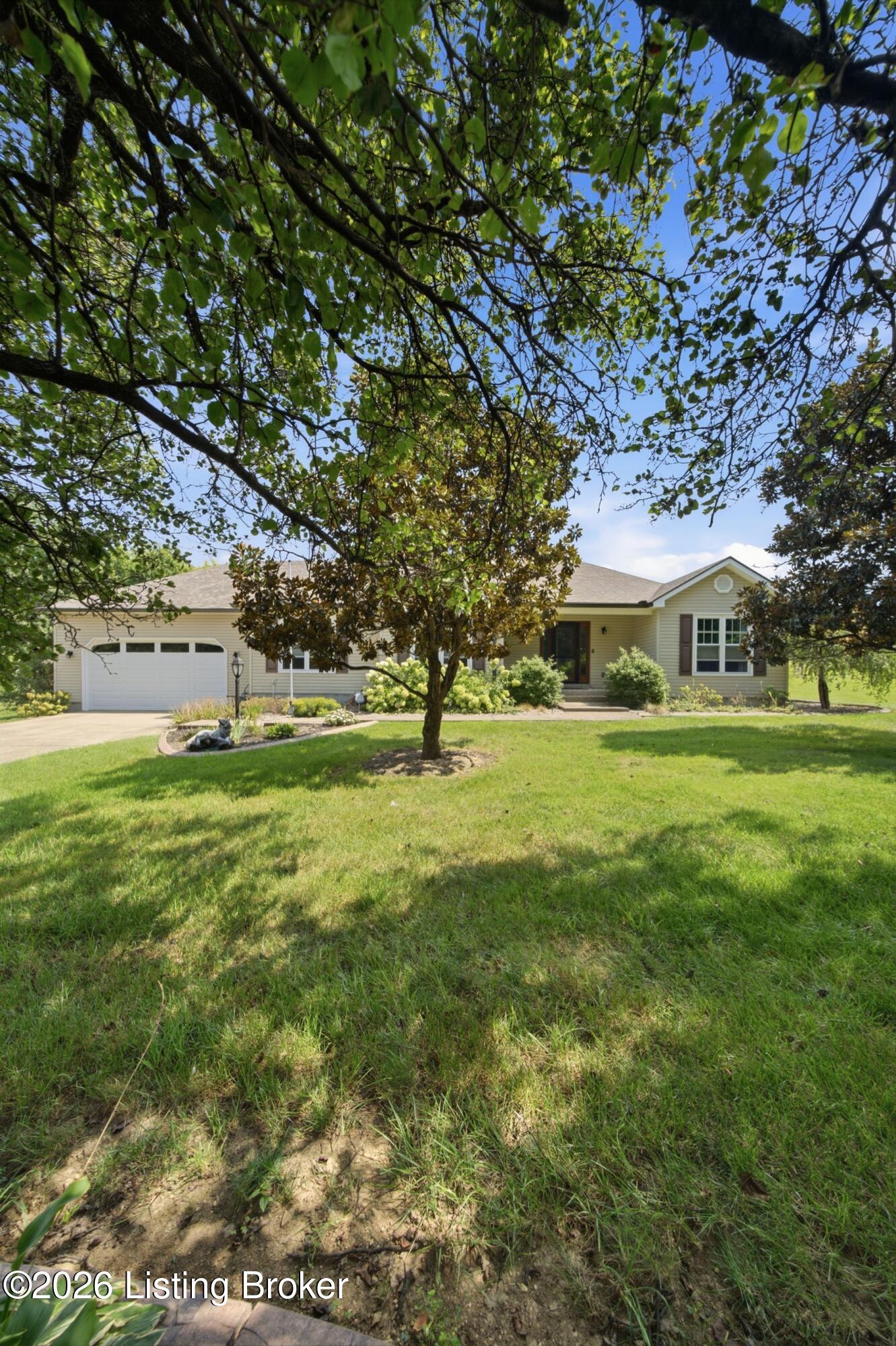 1308 Chapeze Ln Property Photo 4