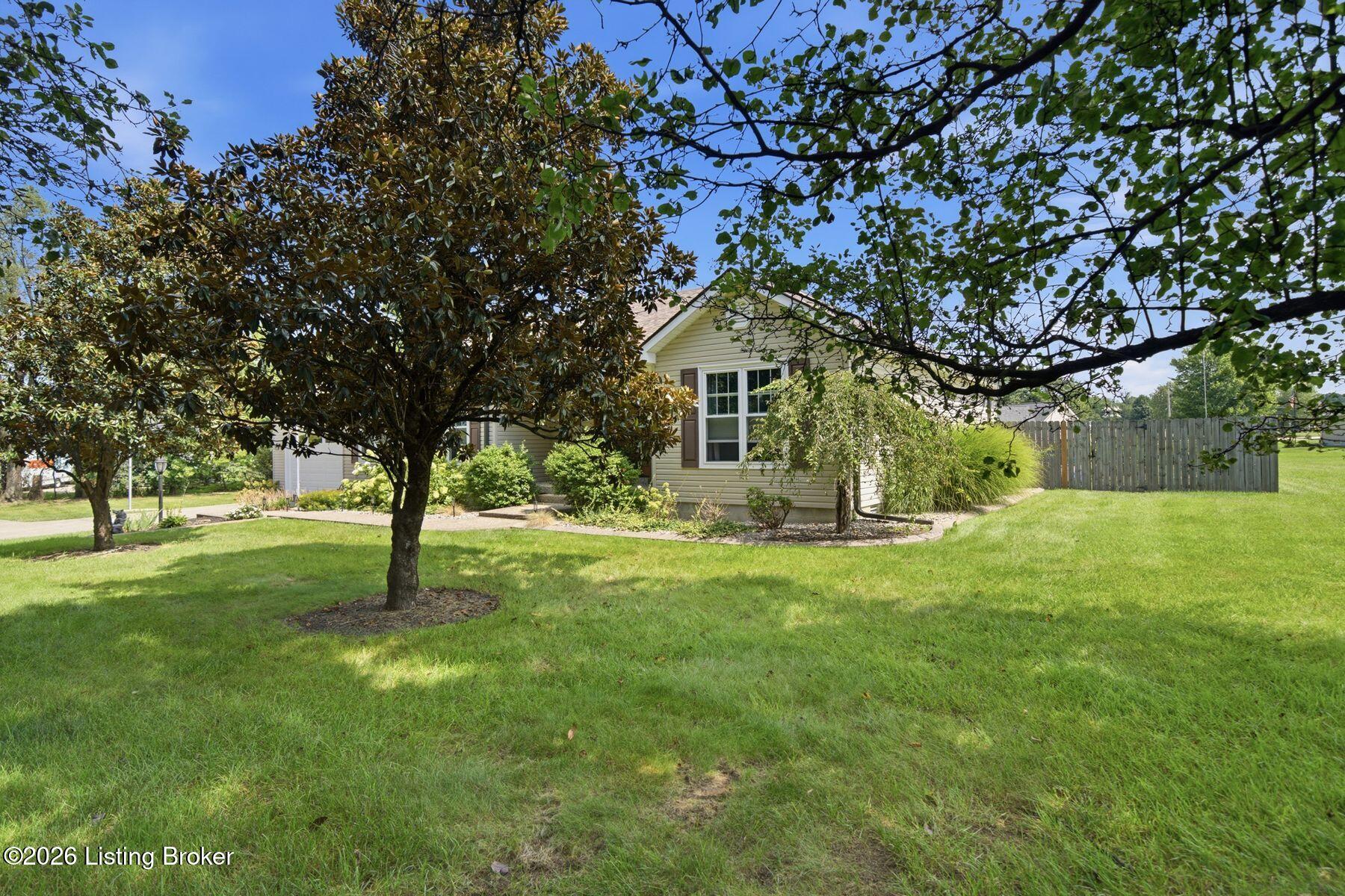 1308 Chapeze Ln Property Photo 5