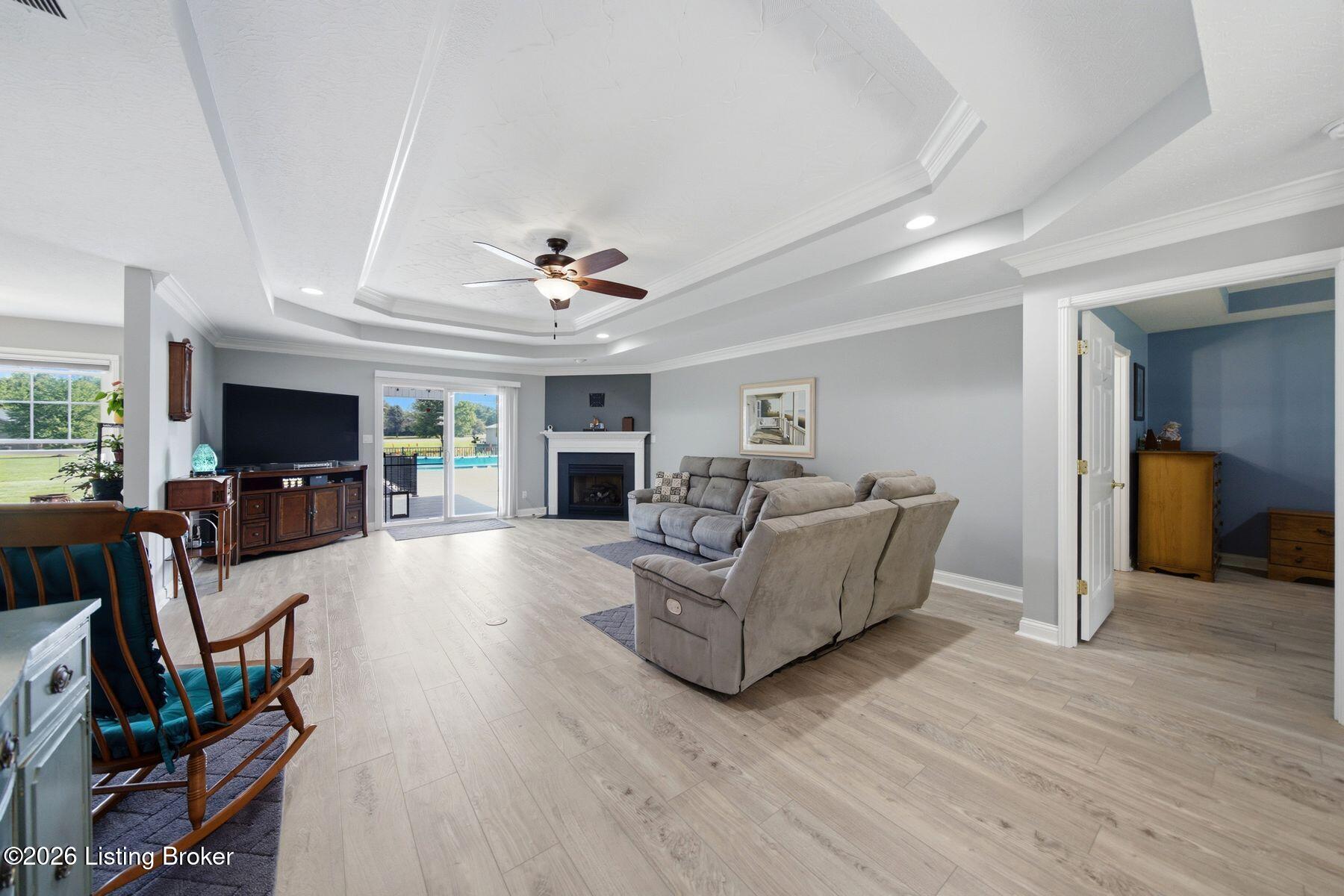 1308 Chapeze Ln Property Photo 9