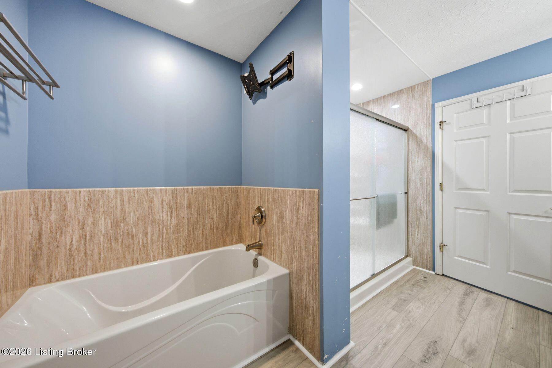 1308 Chapeze Ln Property Photo 32