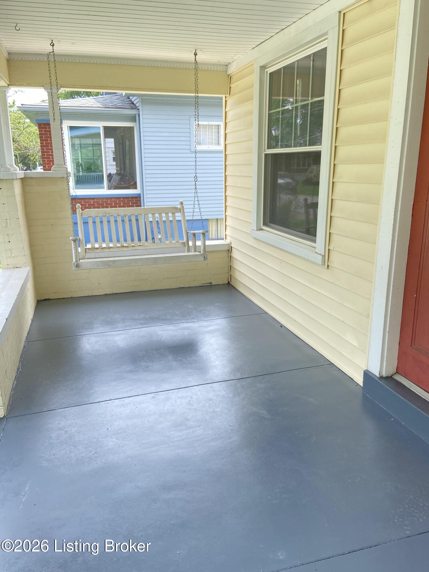 302 Iola Rd Property Photo 4