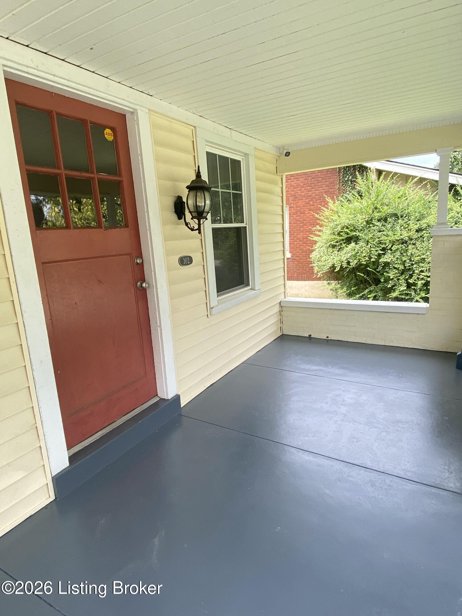 302 Iola Rd Property Photo 5