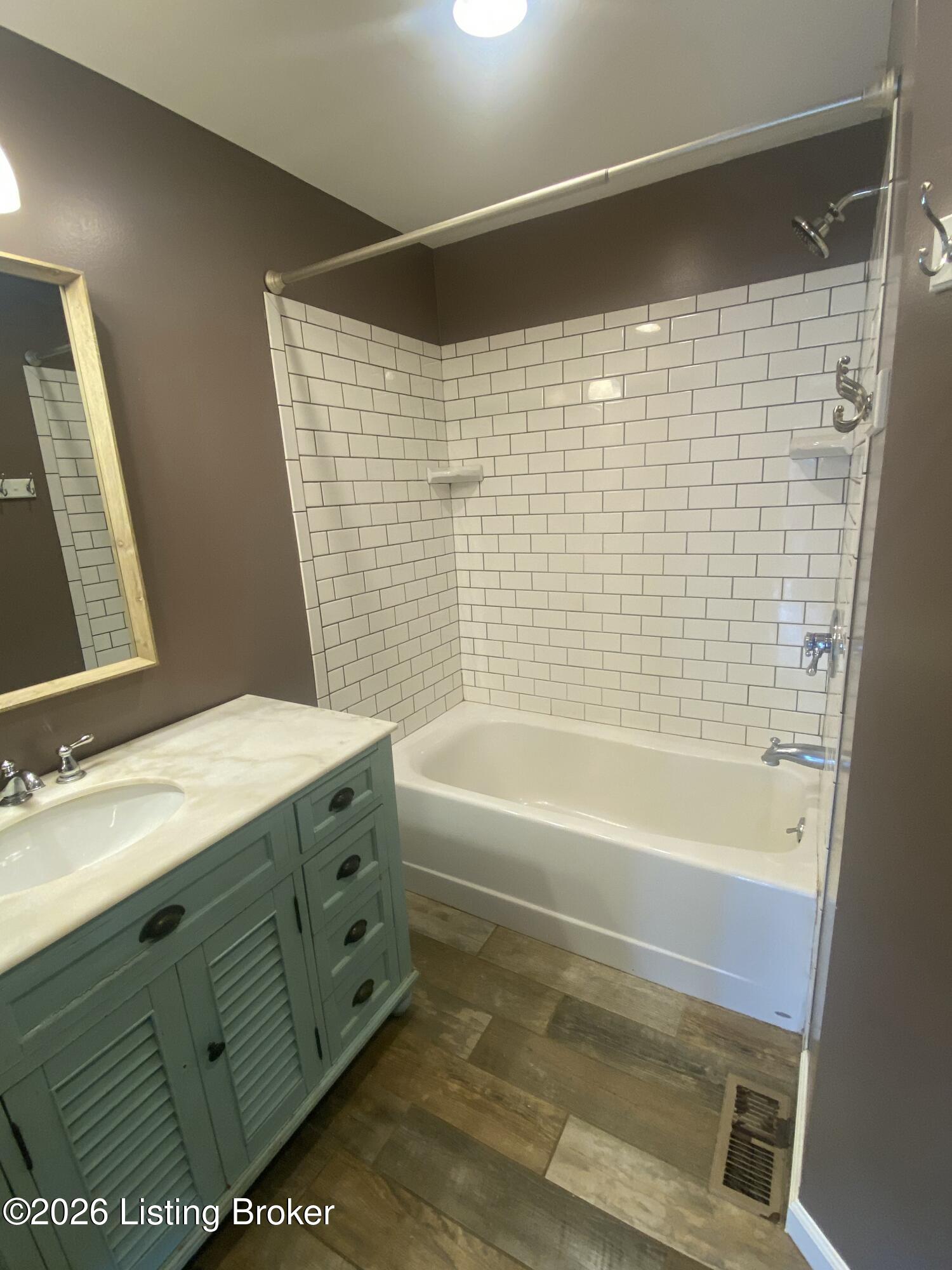 302 Iola Rd Property Photo 13