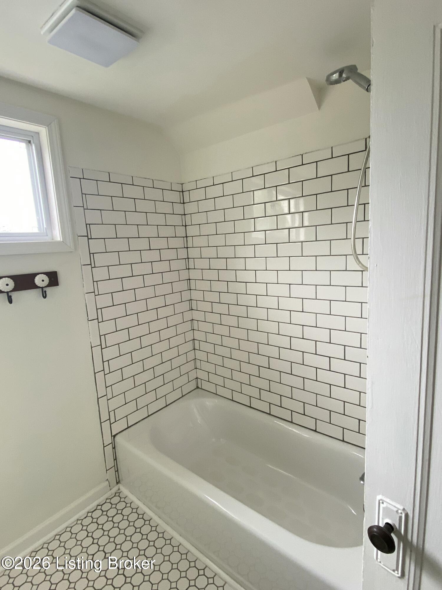 302 Iola Rd Property Photo 21