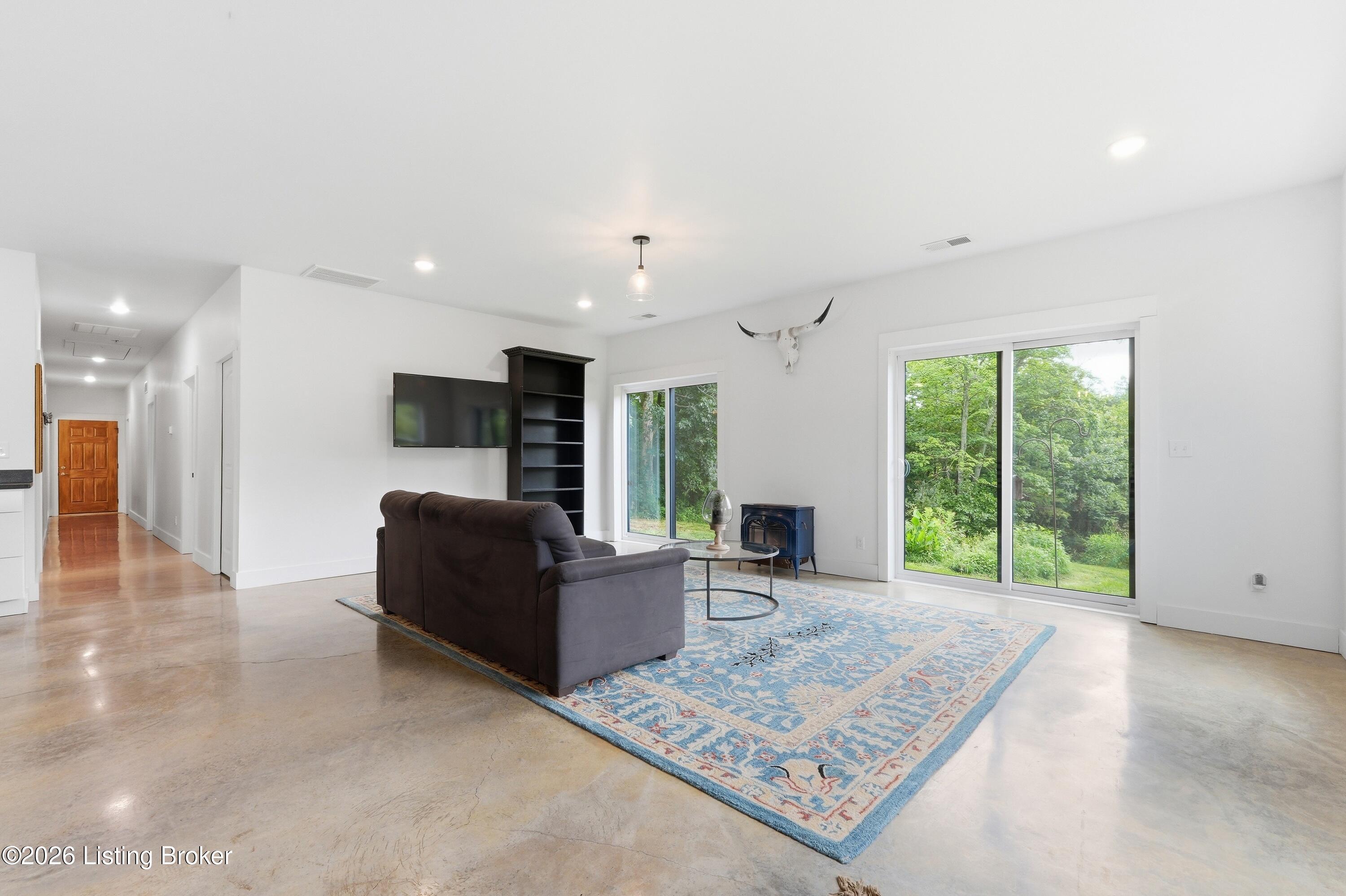 109 Batsell Dr Property Photo 8
