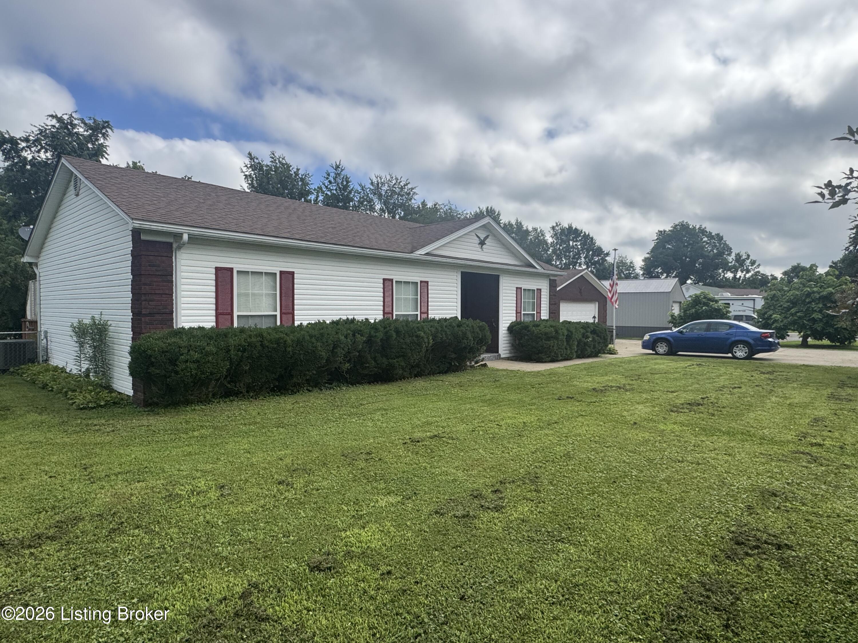 125 Wagon Trail Property Photo 3