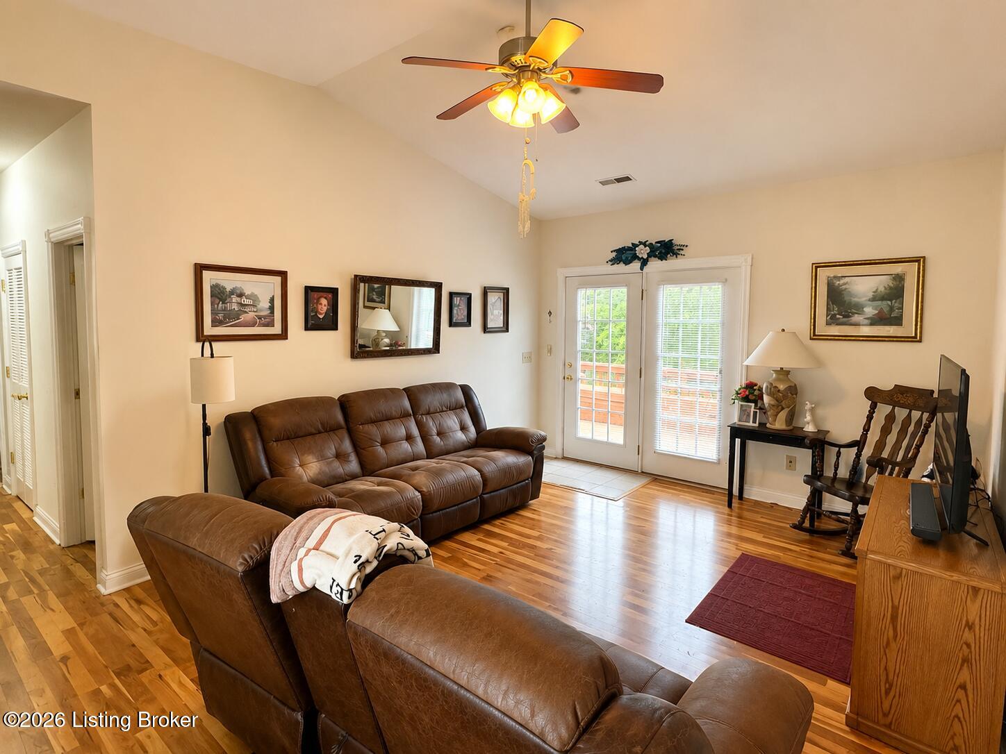 125 Wagon Trail Property Photo 4