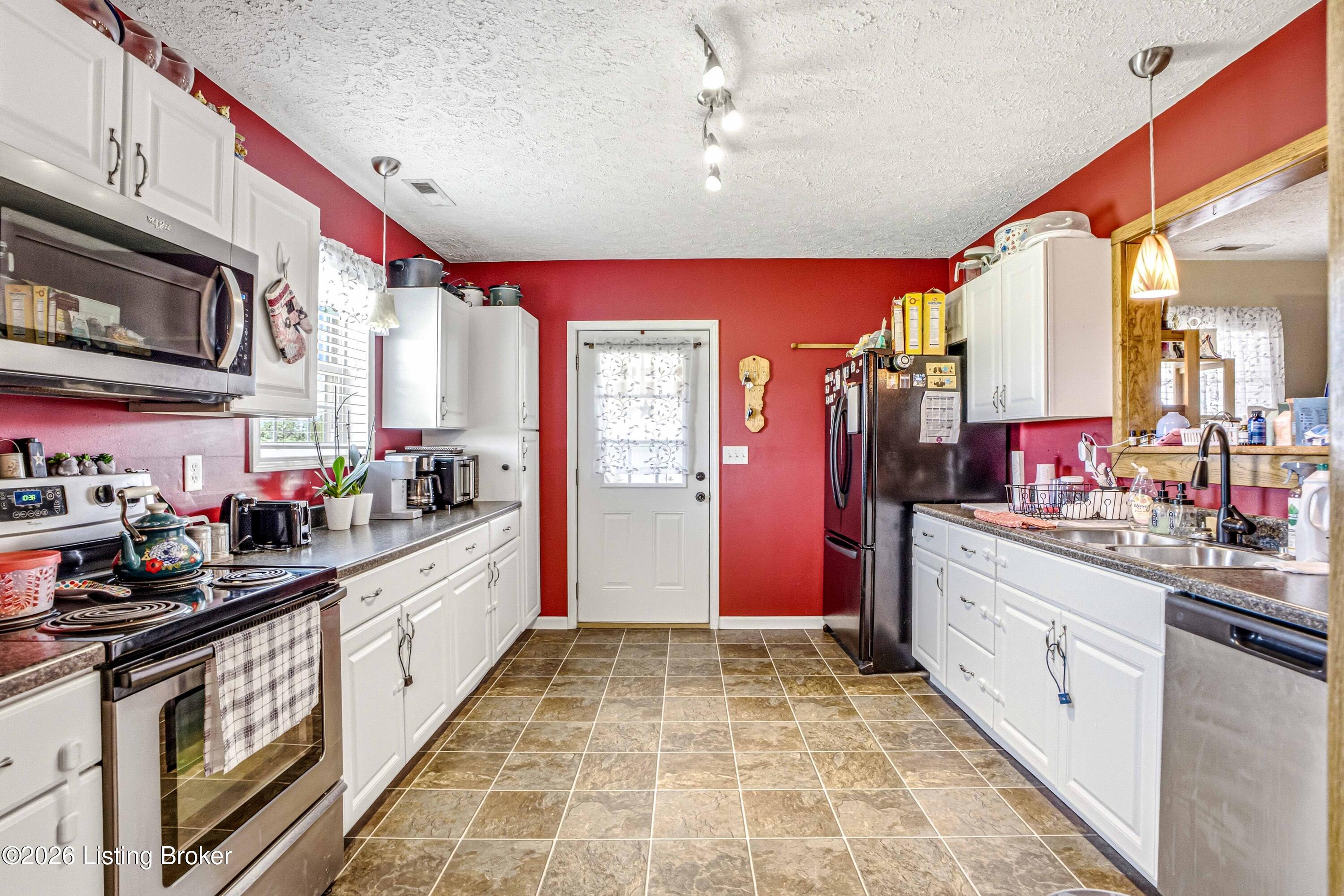 1629 Eveleigh Rd Property Photo 13
