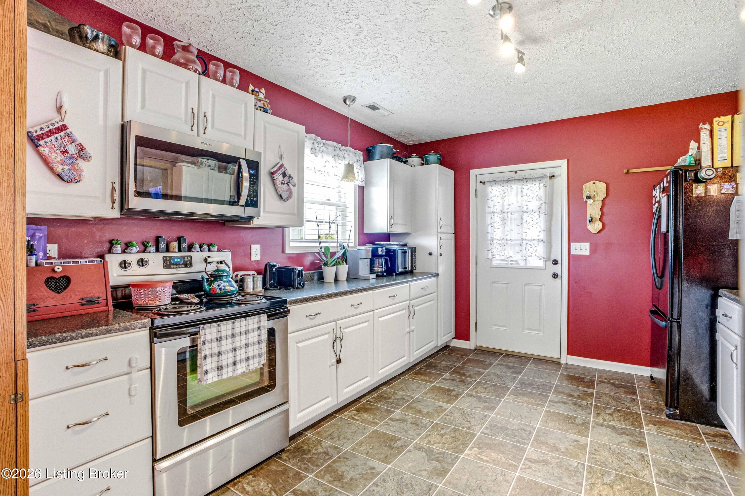 1629 Eveleigh Rd Property Photo 15