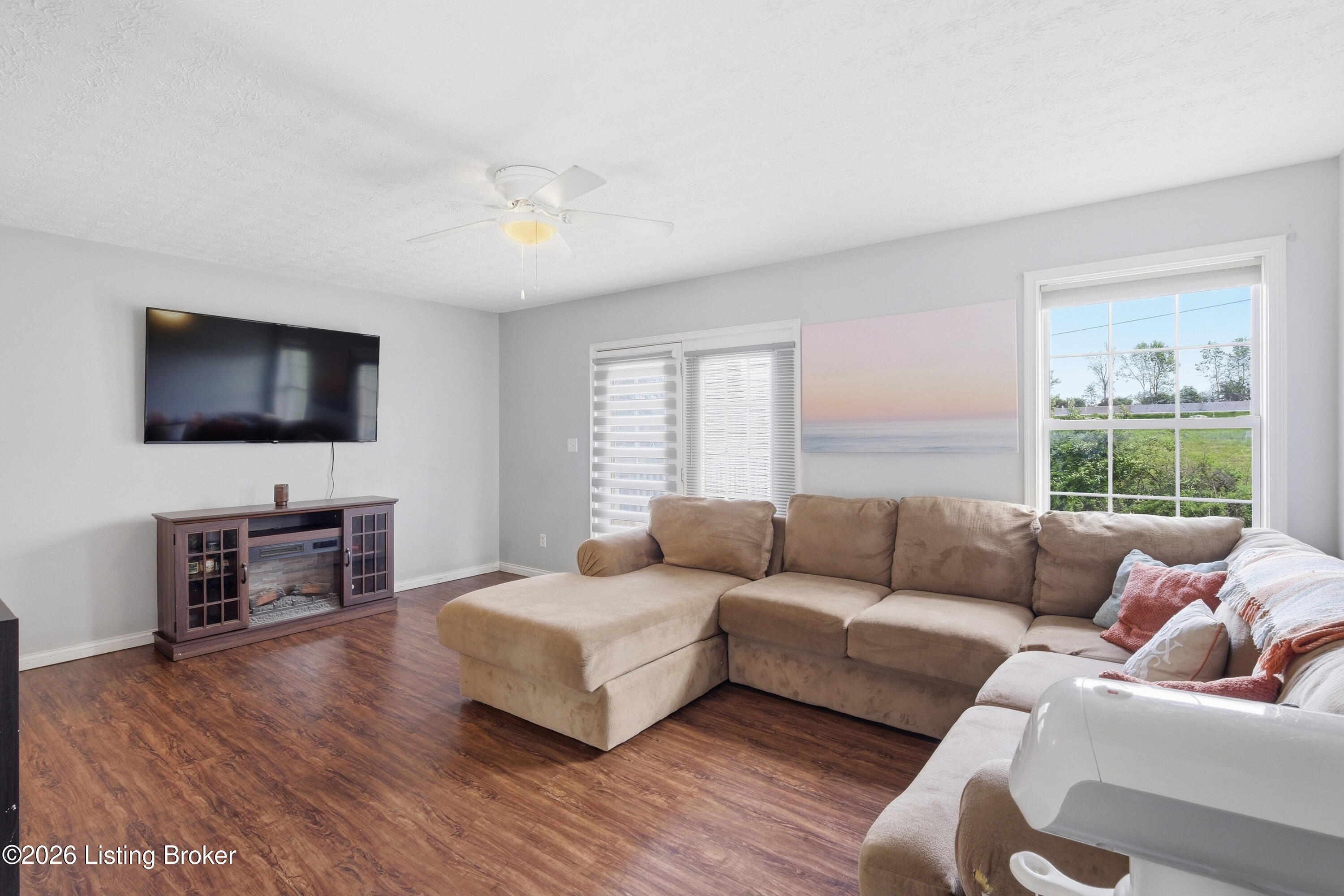 3028 Mason Way Property Photo 2