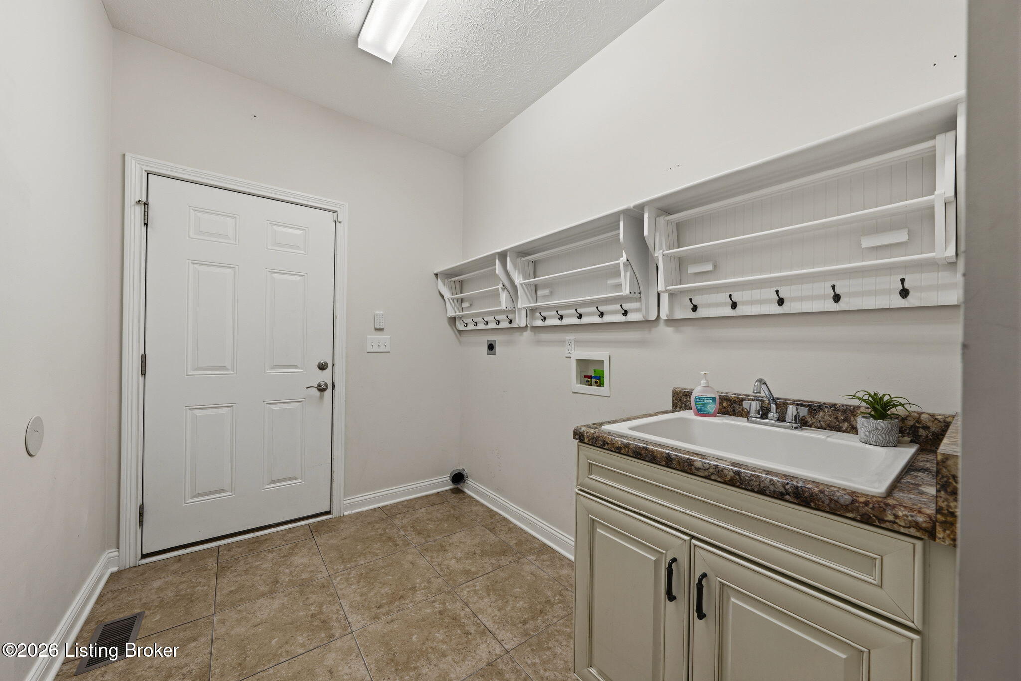 578 Deer Run Way Property Photo 23