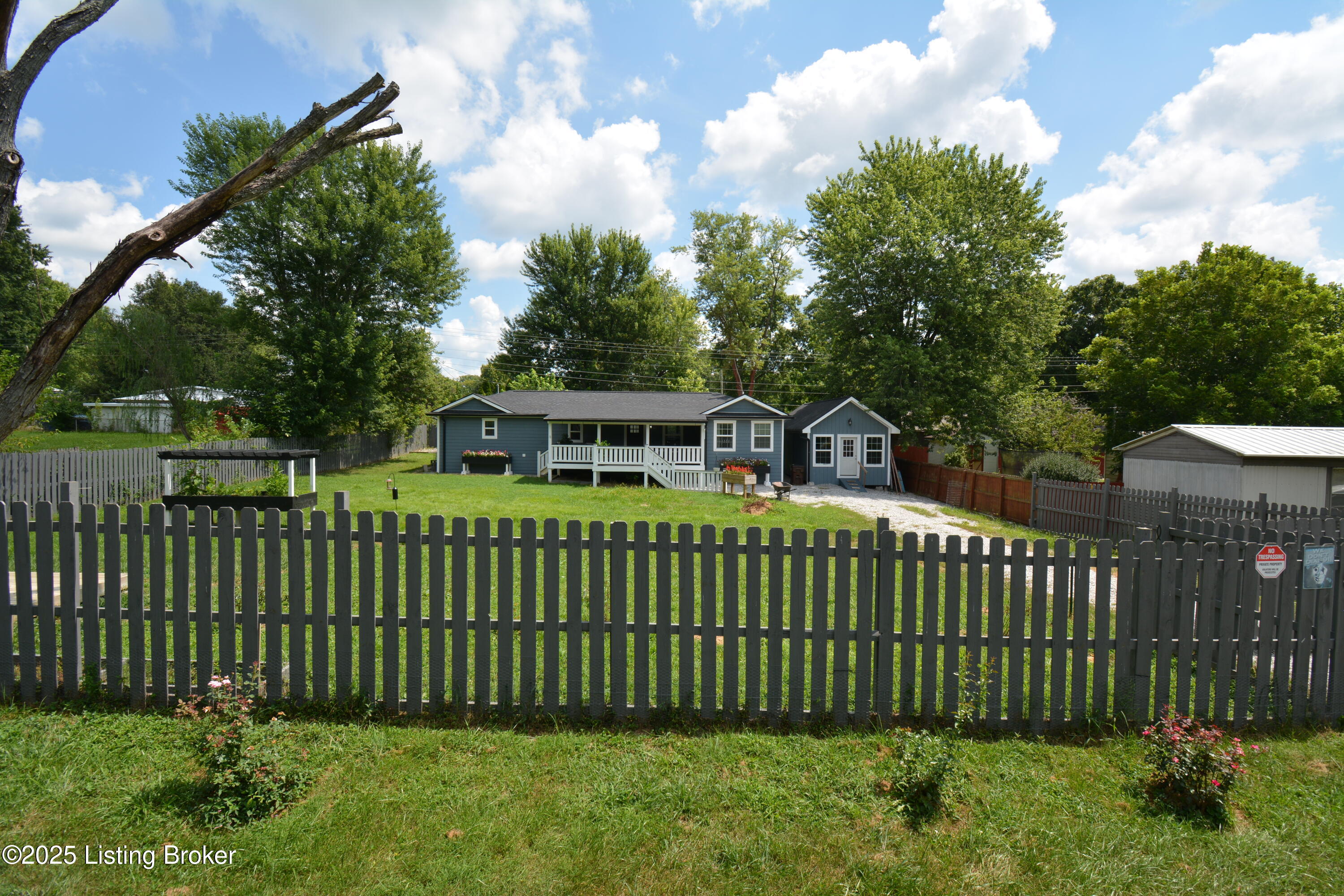440 Hickory Hill Rd Property Photo 2