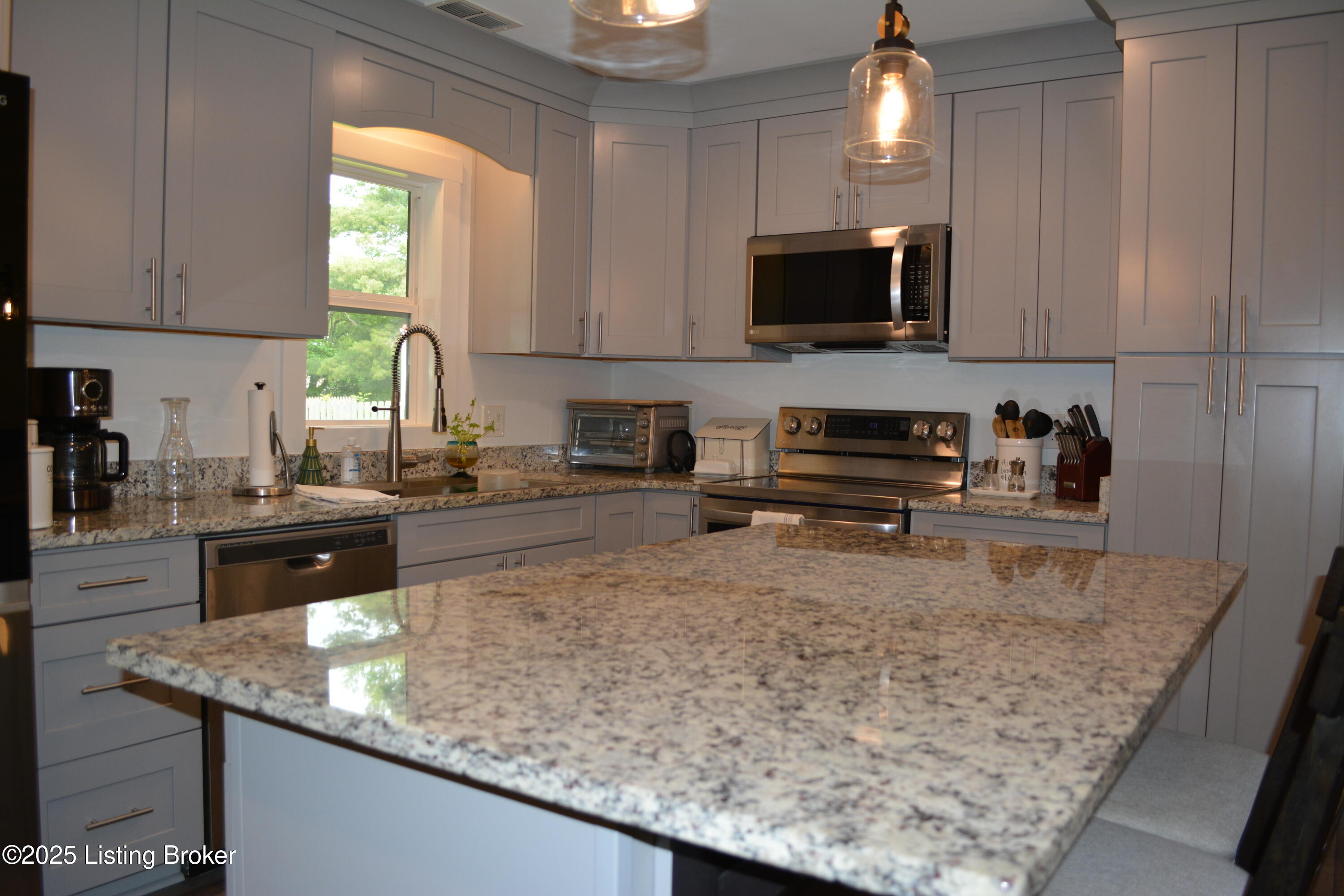 440 Hickory Hill Rd Property Photo 13