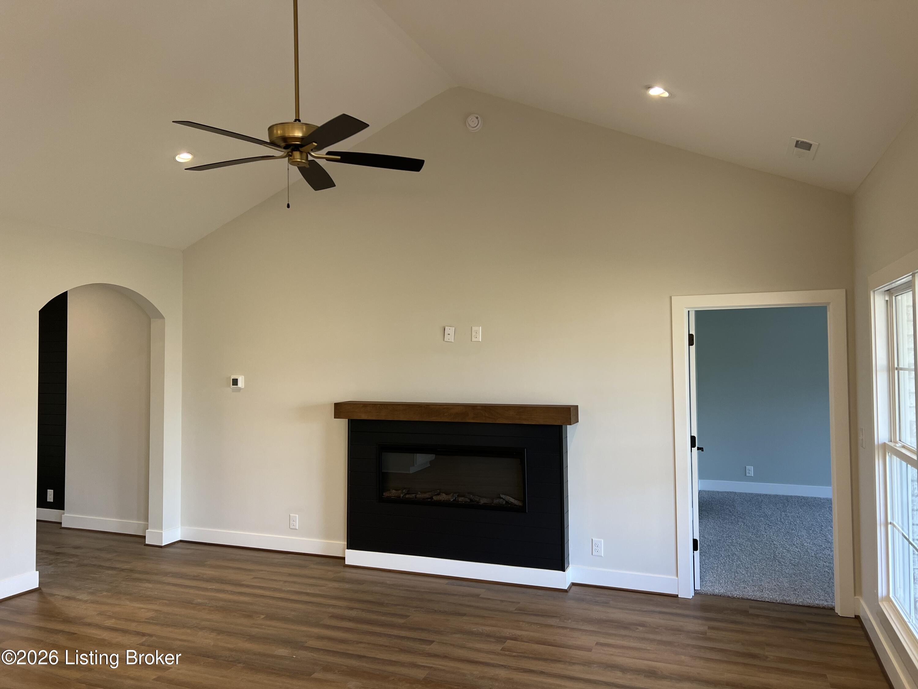 8220 Cedar Crest Ln Property Photo 4