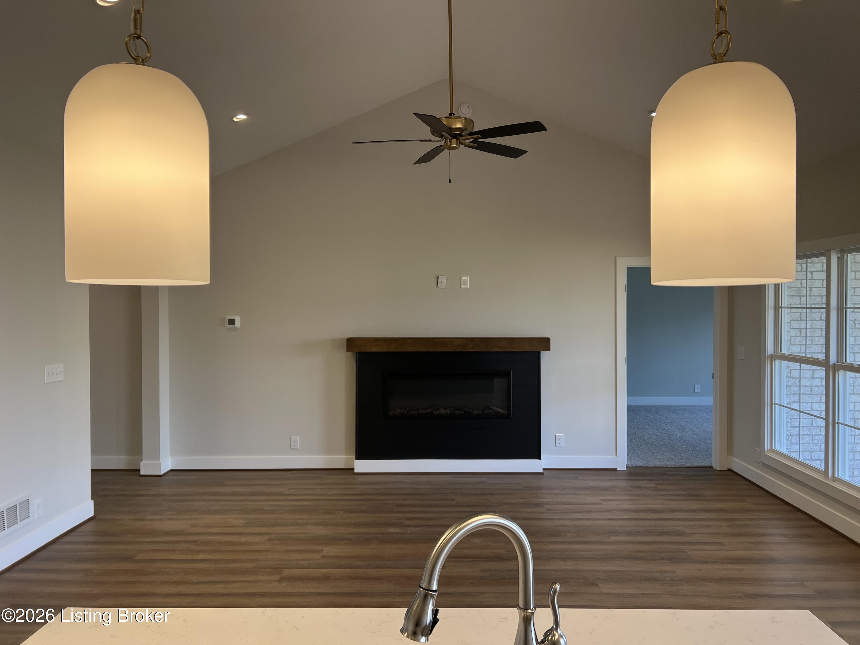 8220 Cedar Crest Ln Property Photo 5