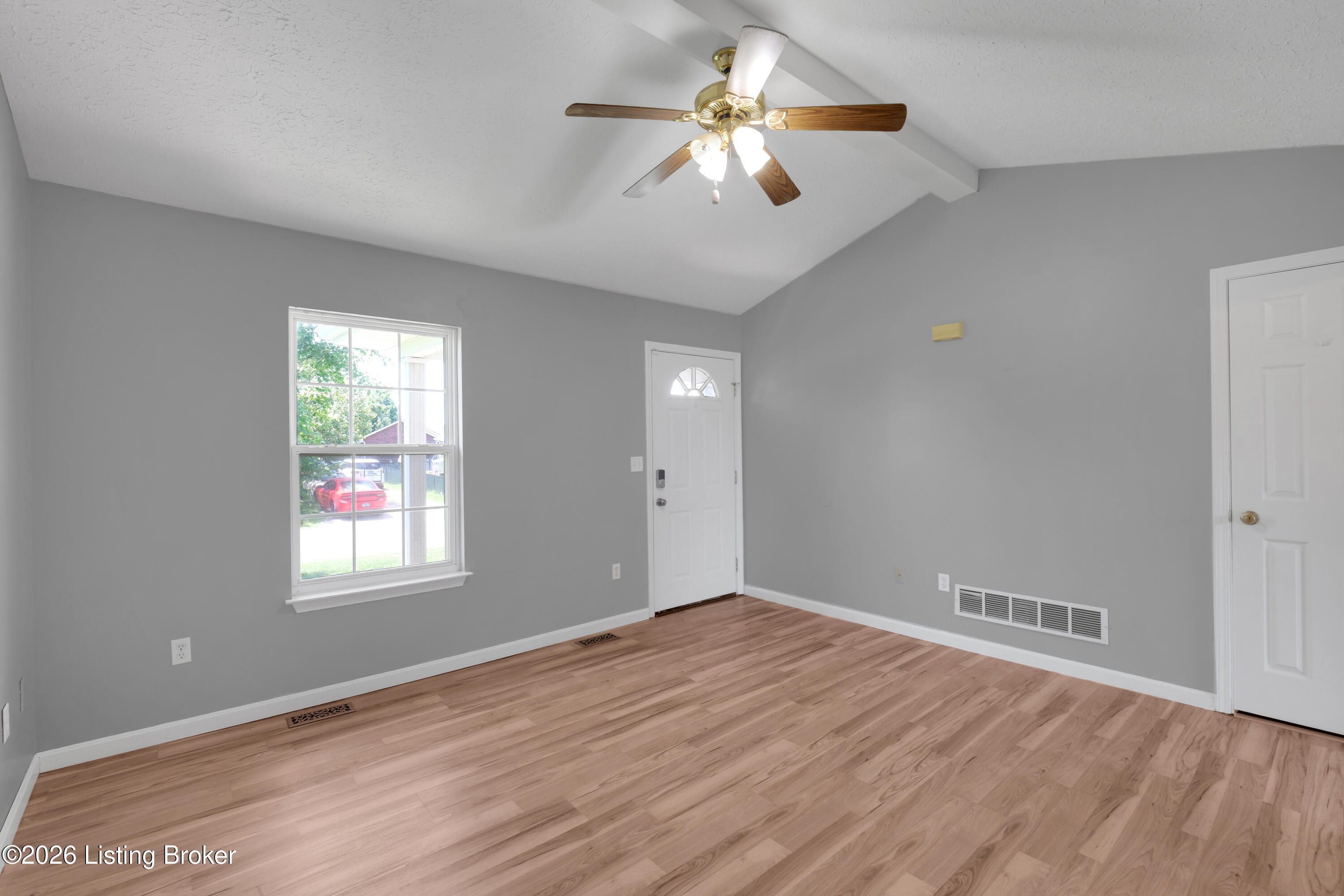 286 Tecumseh Dr Property Photo 4