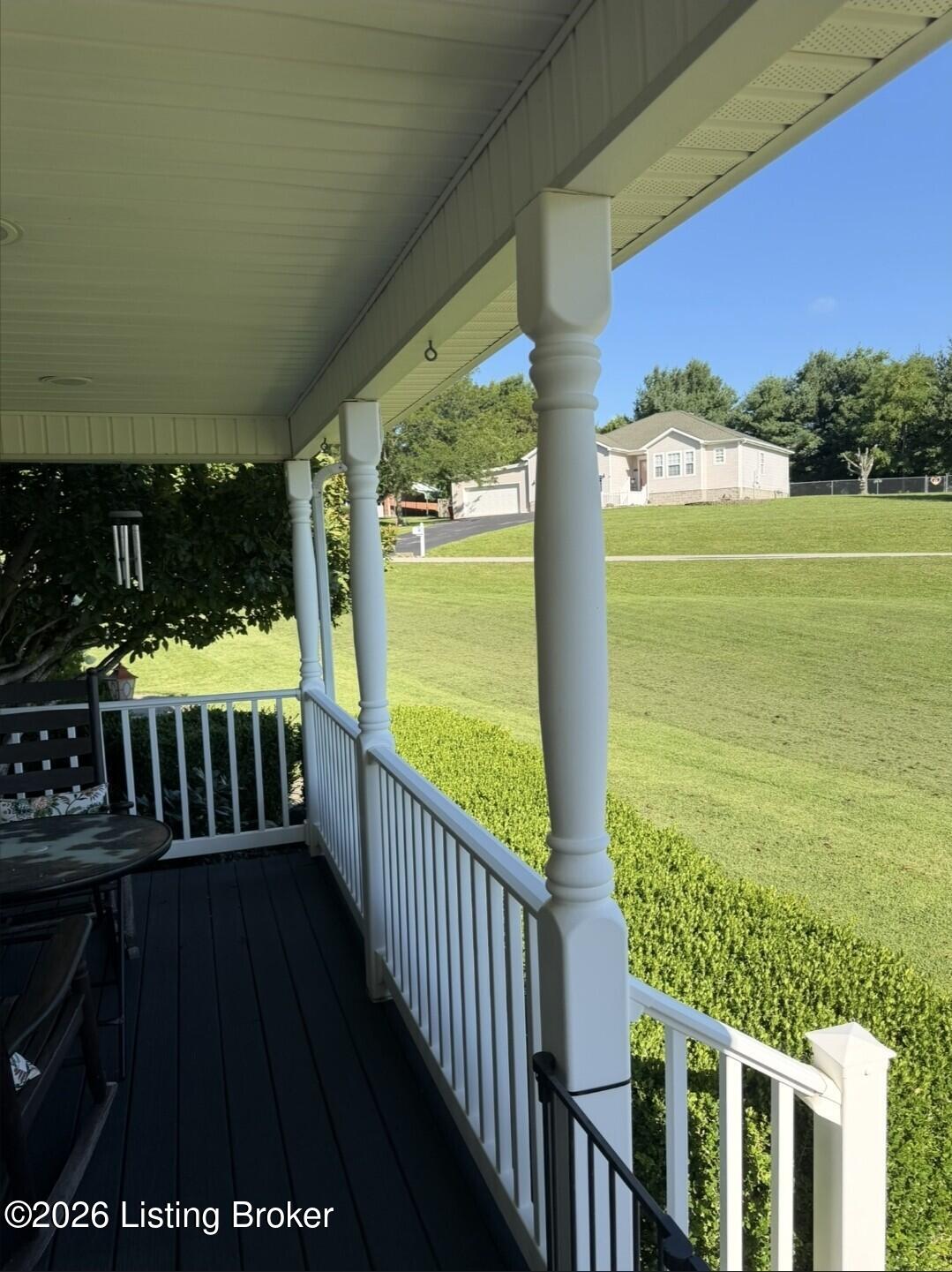 190 W Ridgeway Dr Property Photo 6