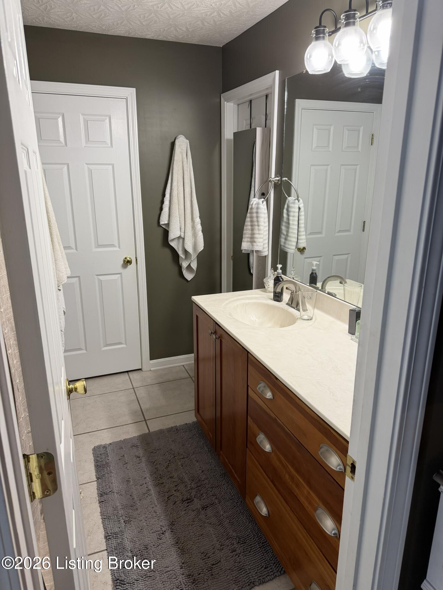 190 W Ridgeway Dr Property Photo 42
