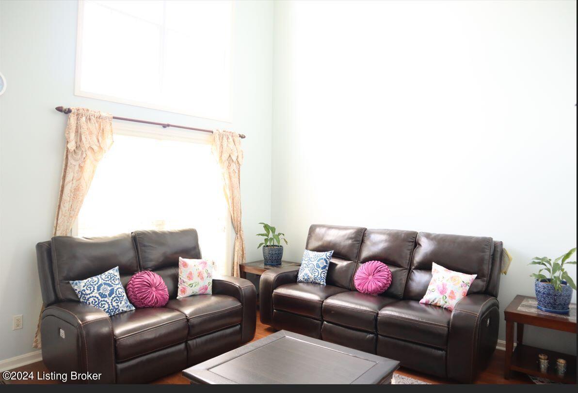 10129 Spring Gate Dr Property Photo 2