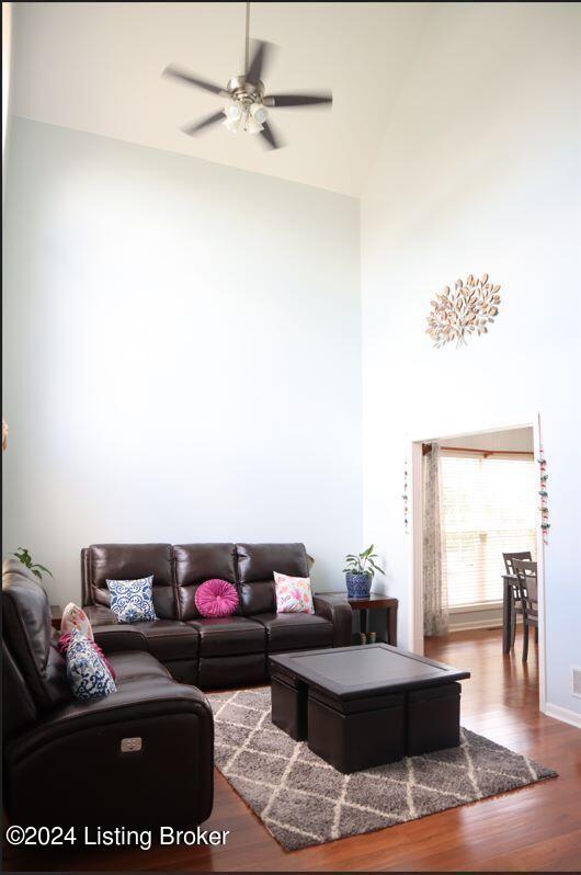 10129 Spring Gate Dr Property Photo 3