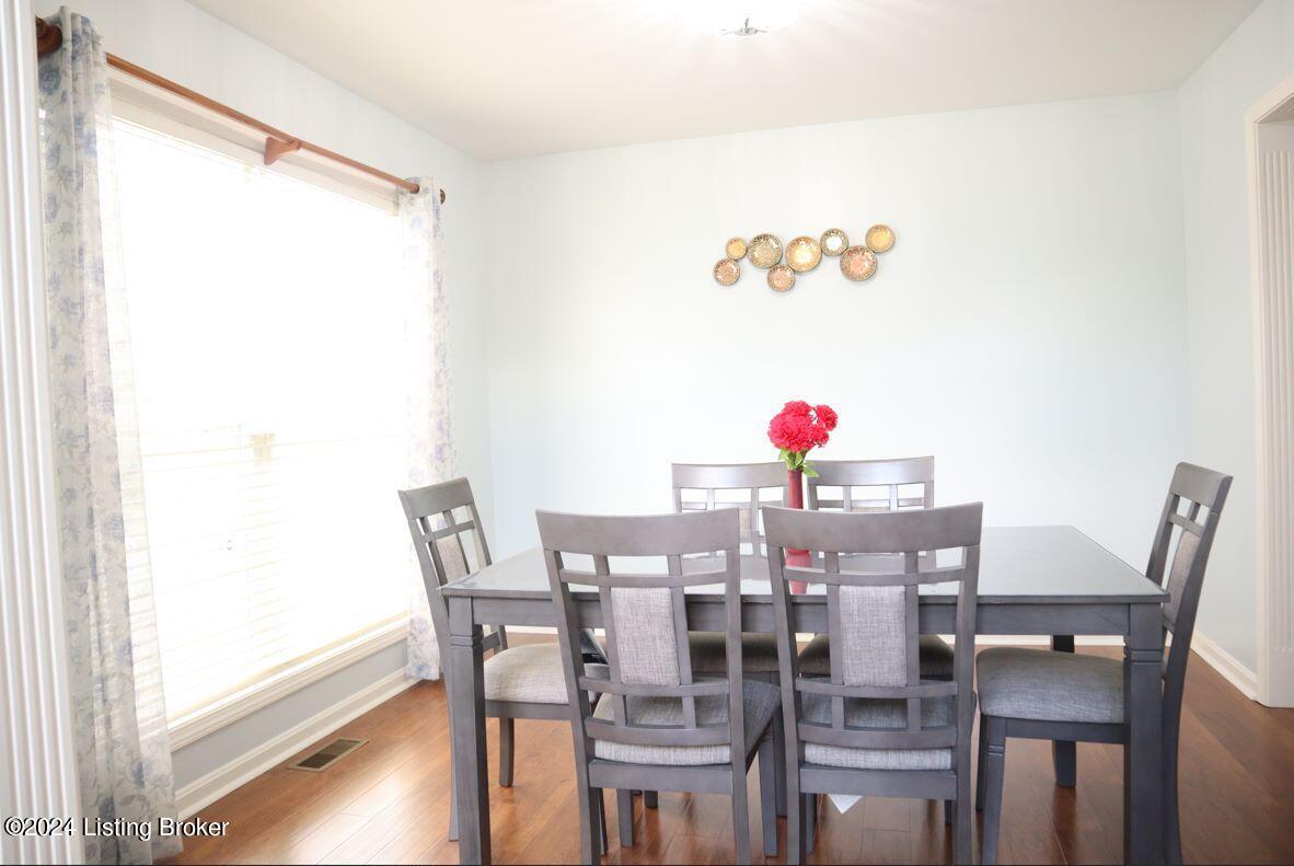 10129 Spring Gate Dr Property Photo 5