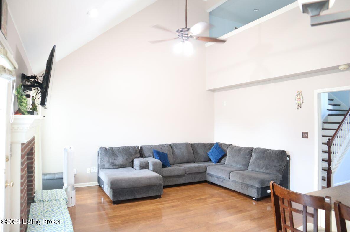 10129 Spring Gate Dr Property Photo 8