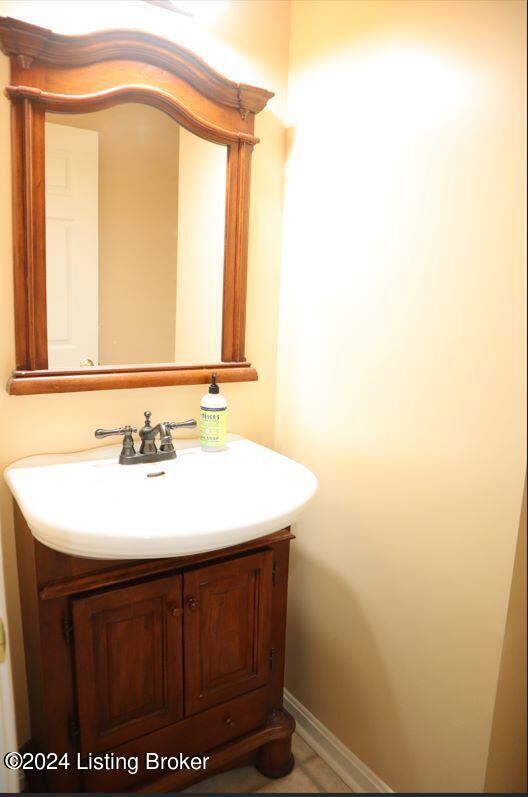 10129 Spring Gate Dr Property Photo 11