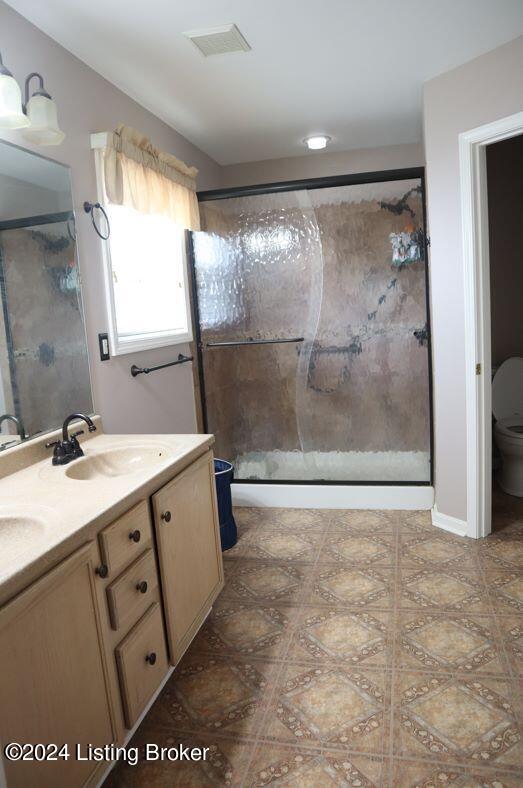 10129 Spring Gate Dr Property Photo 15