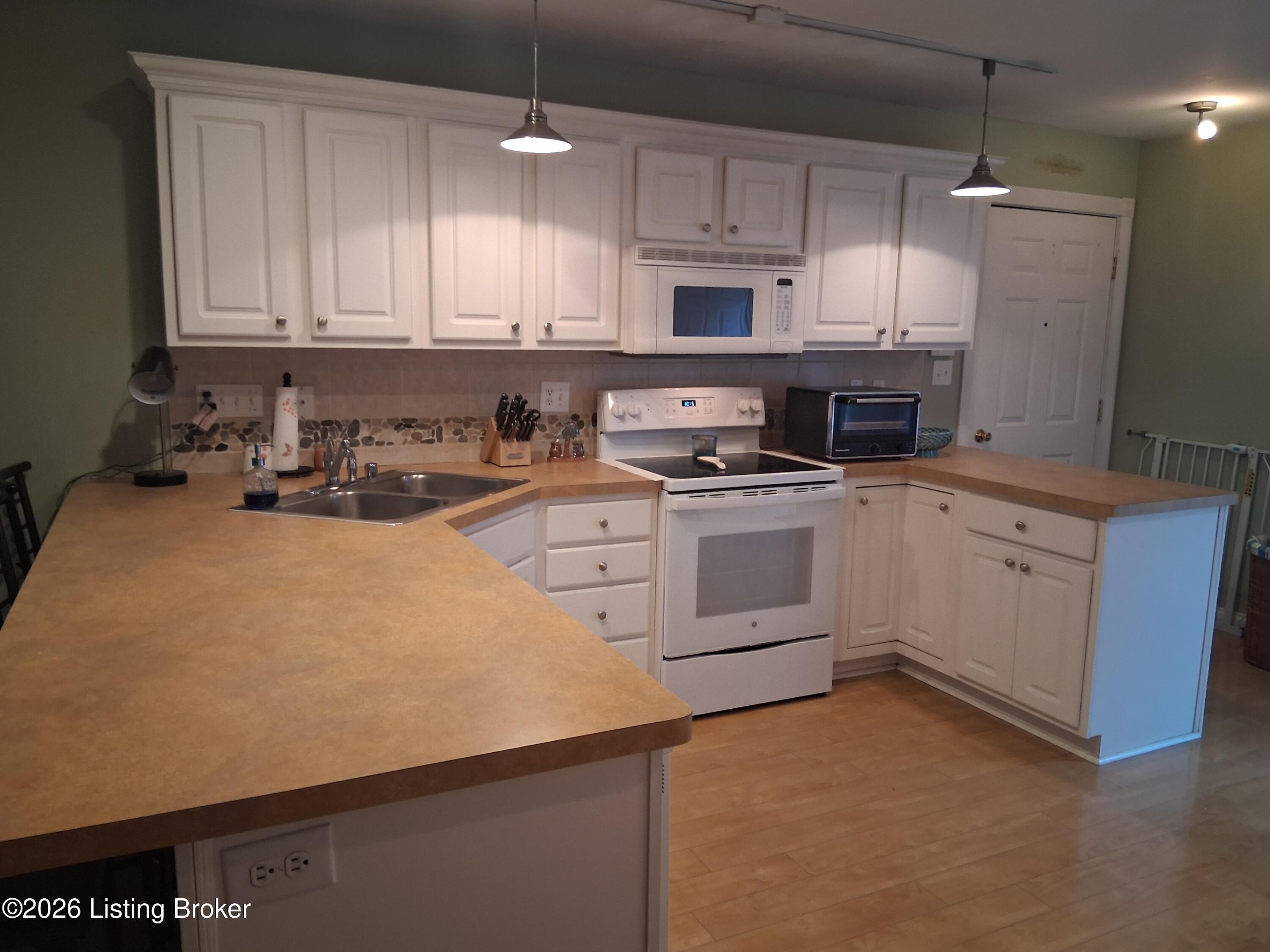 3440 Doe Valley Pkwy Property Photo 6