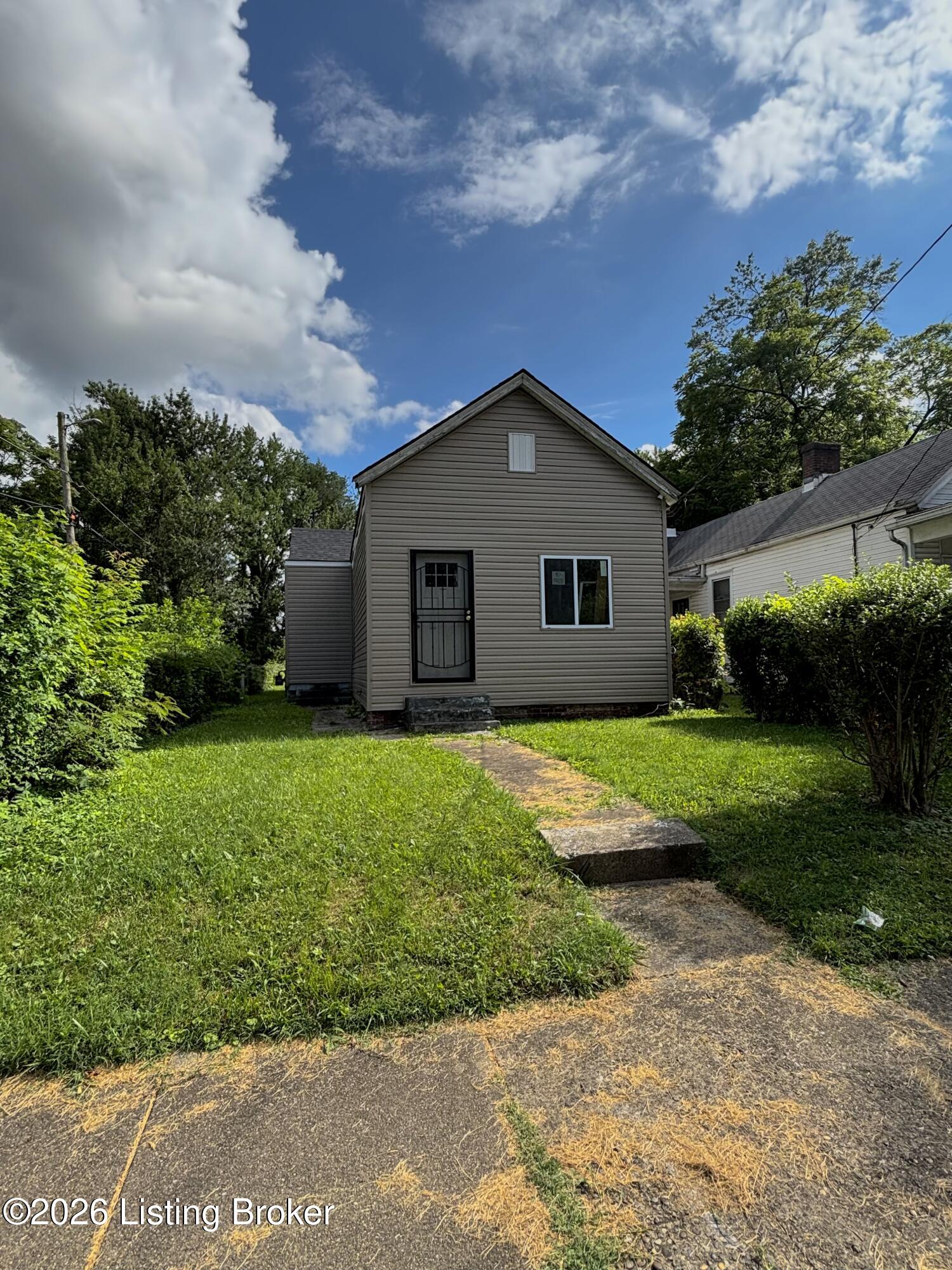 3412 Larkwood Ave Property Photo 1