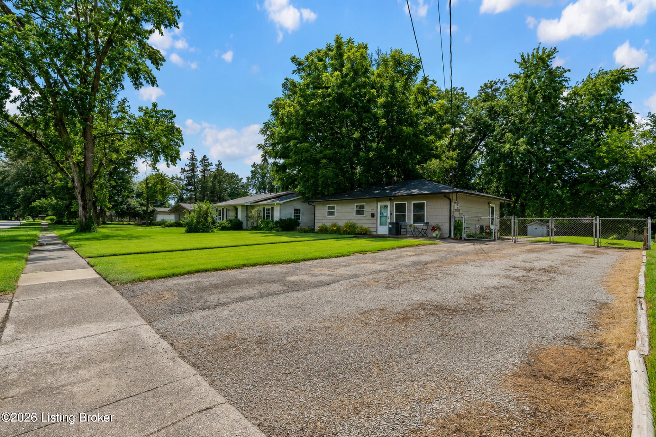 9923 Appollo Ln Property Photo 3
