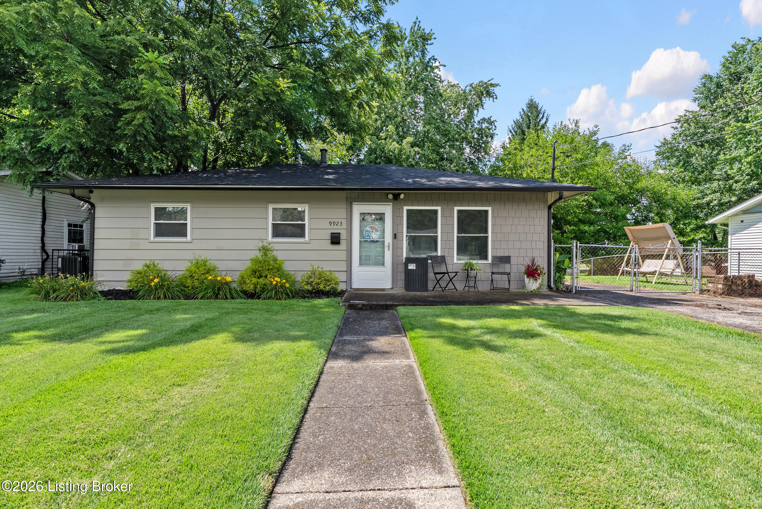 9923 Appollo Ln Property Photo 4