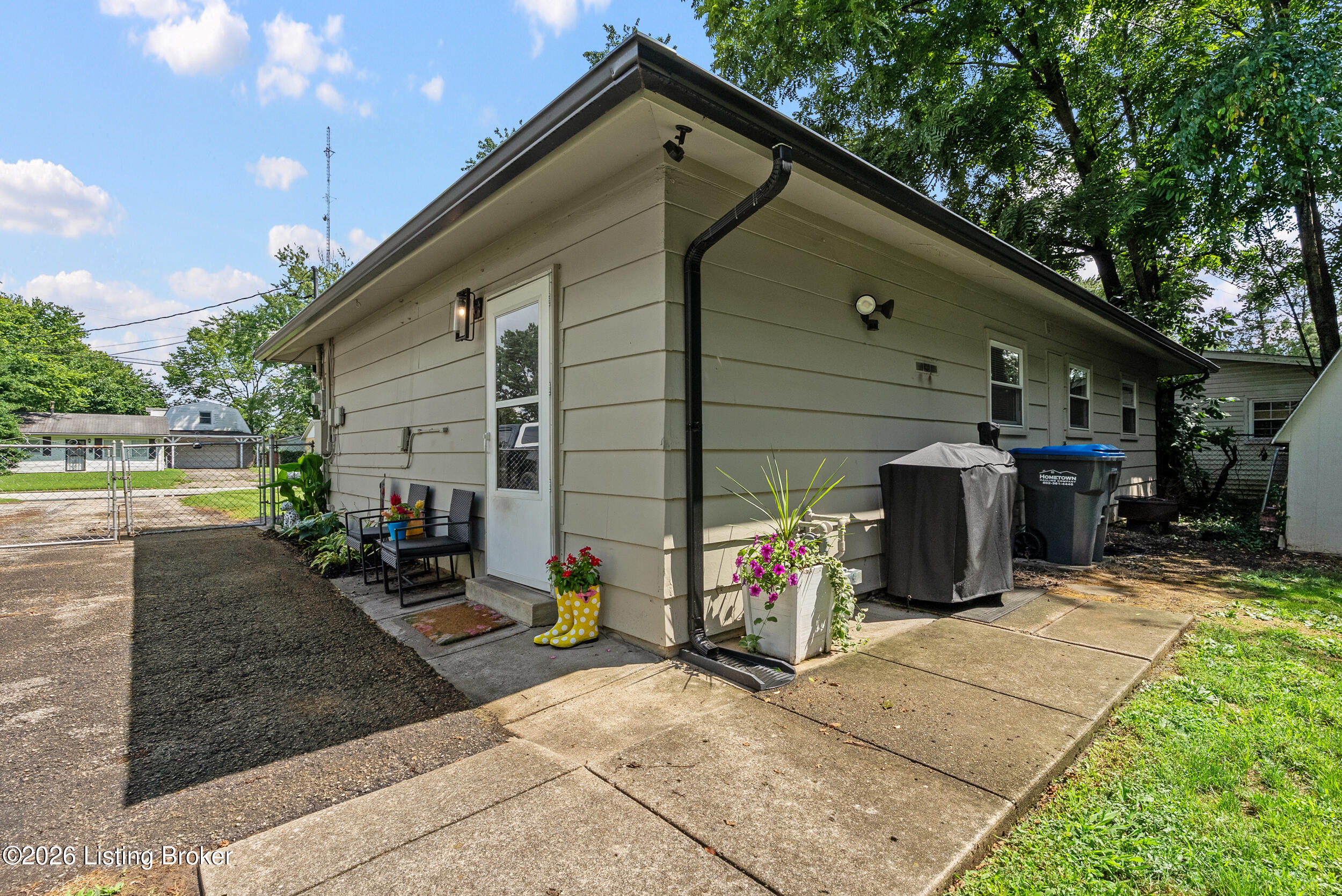 9923 Appollo Ln Property Photo 5