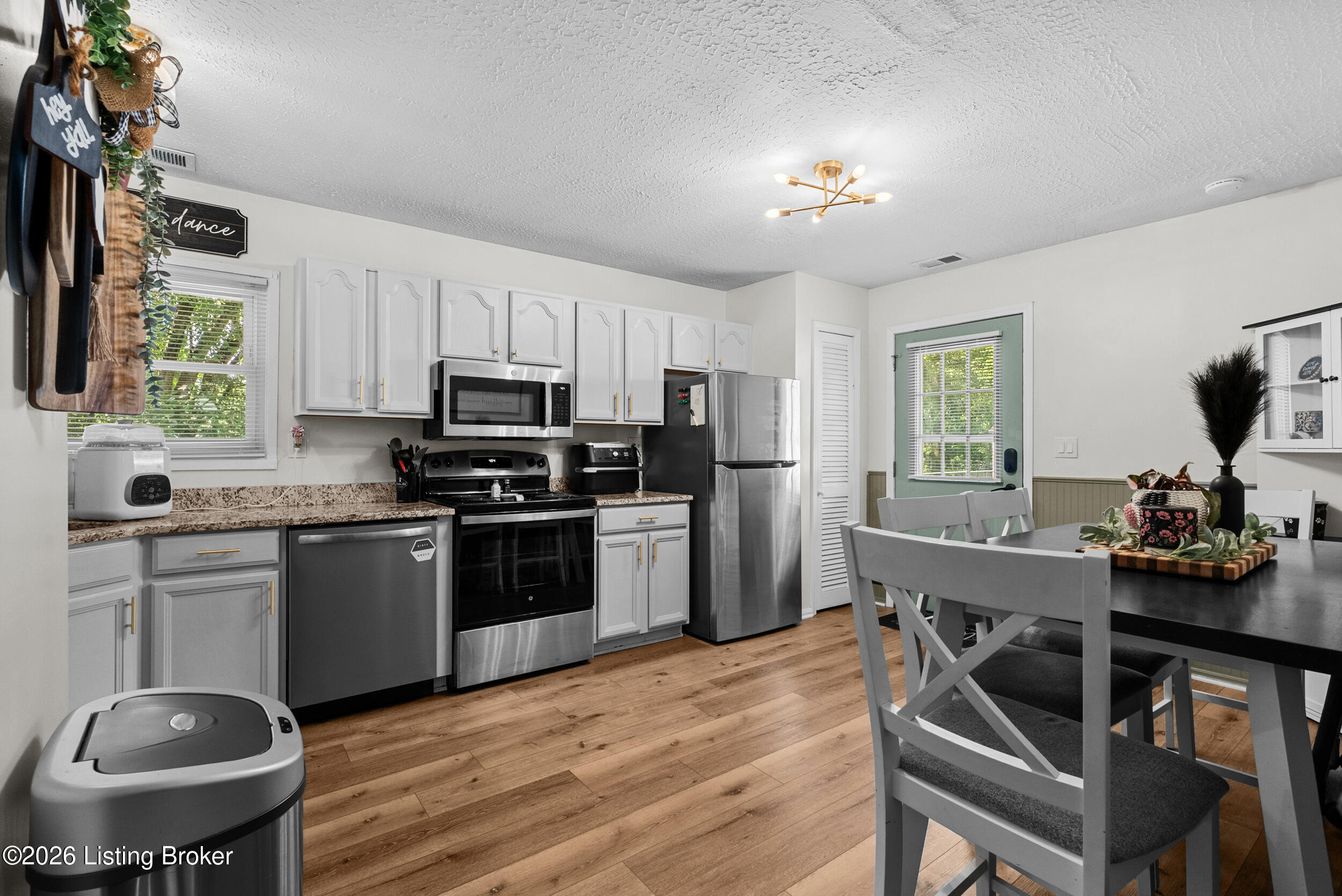 9923 Appollo Ln Property Photo 9