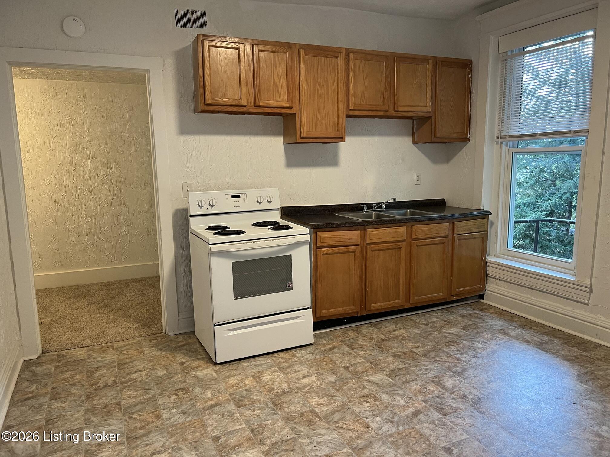 1155 S 28th St Property Photo 18