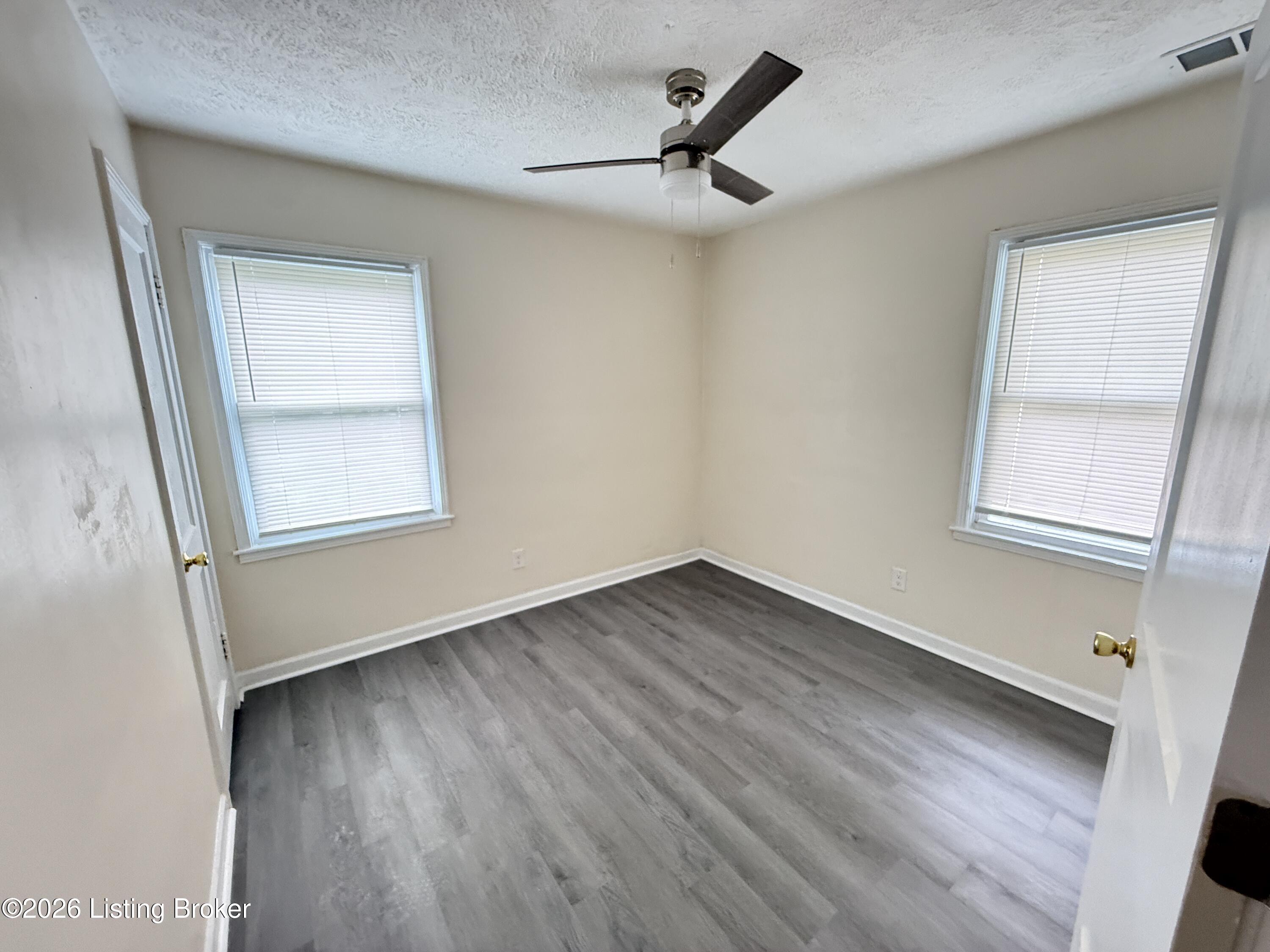1424 Lillian Ave Property Photo 5